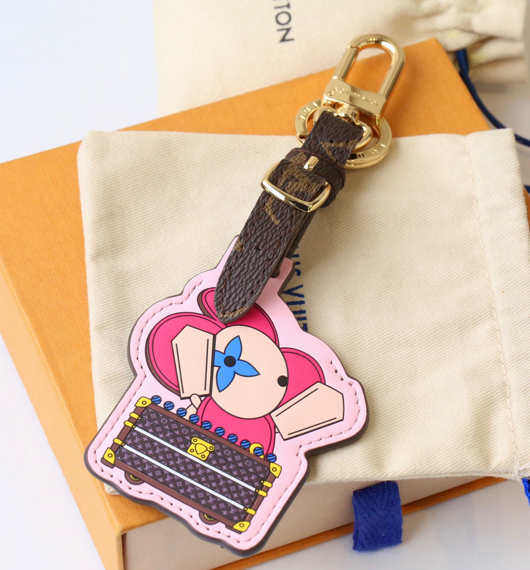 Sunshine Flower Keychain - Luggage Box Design