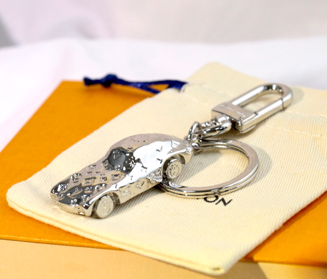 Top view of the silver car keychain