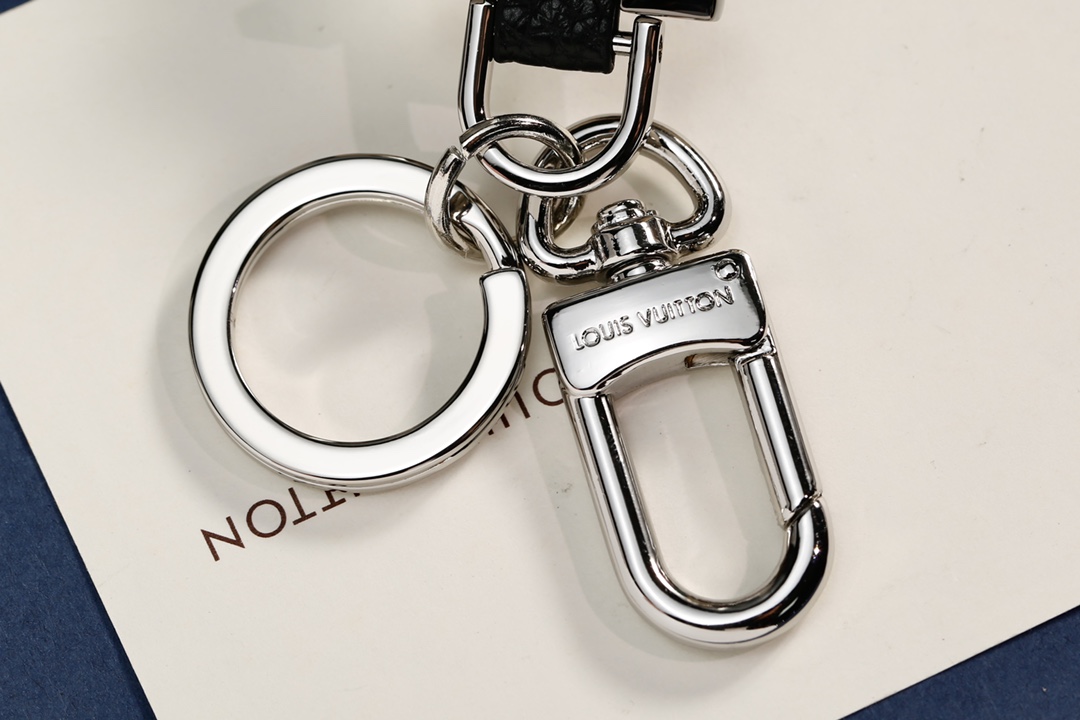 Leather keychain with keys