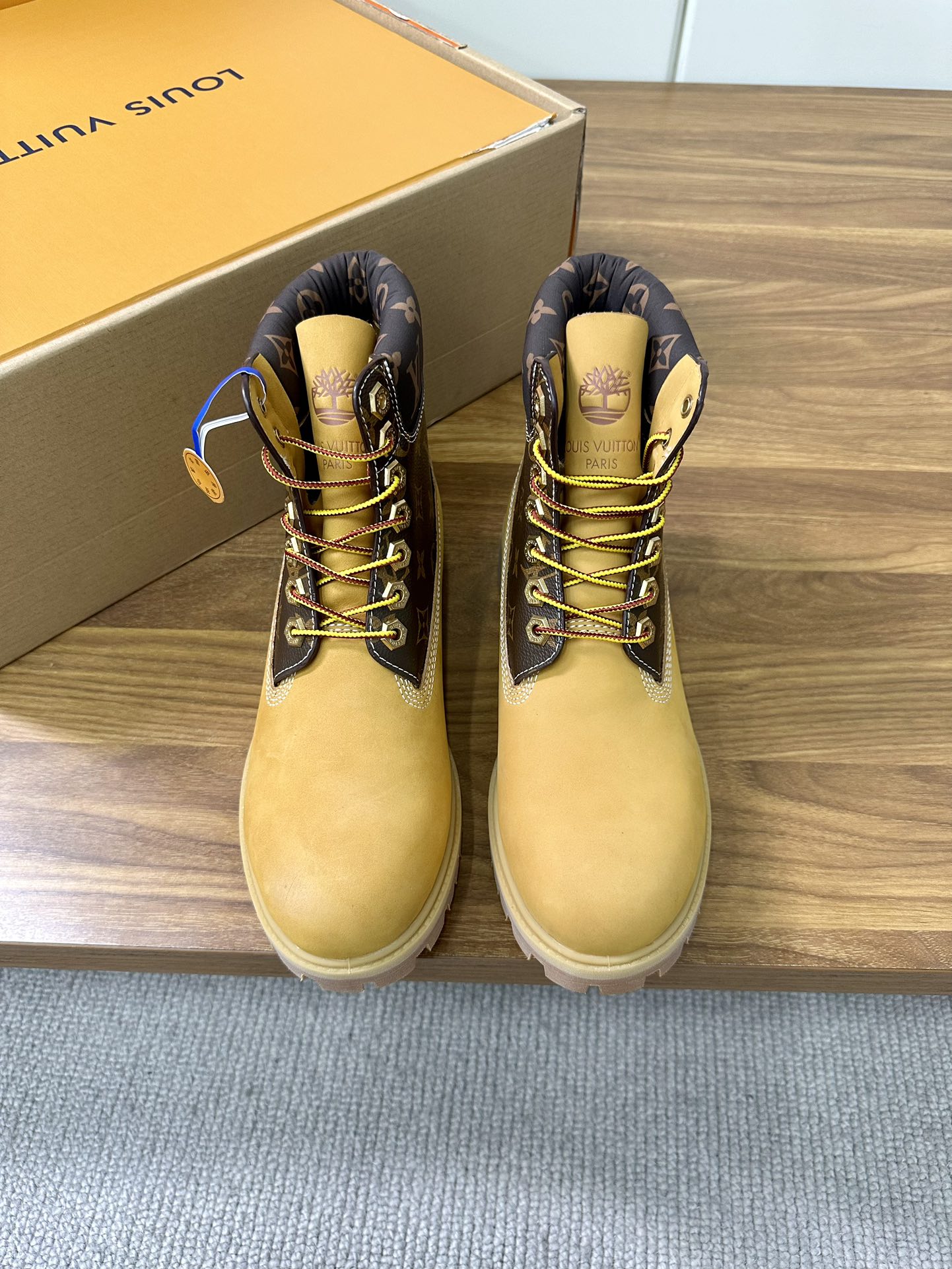 Louis Vuitton Bottes Martin Bottes Courtes Jaune Cuir de vache Collection automne – hiver