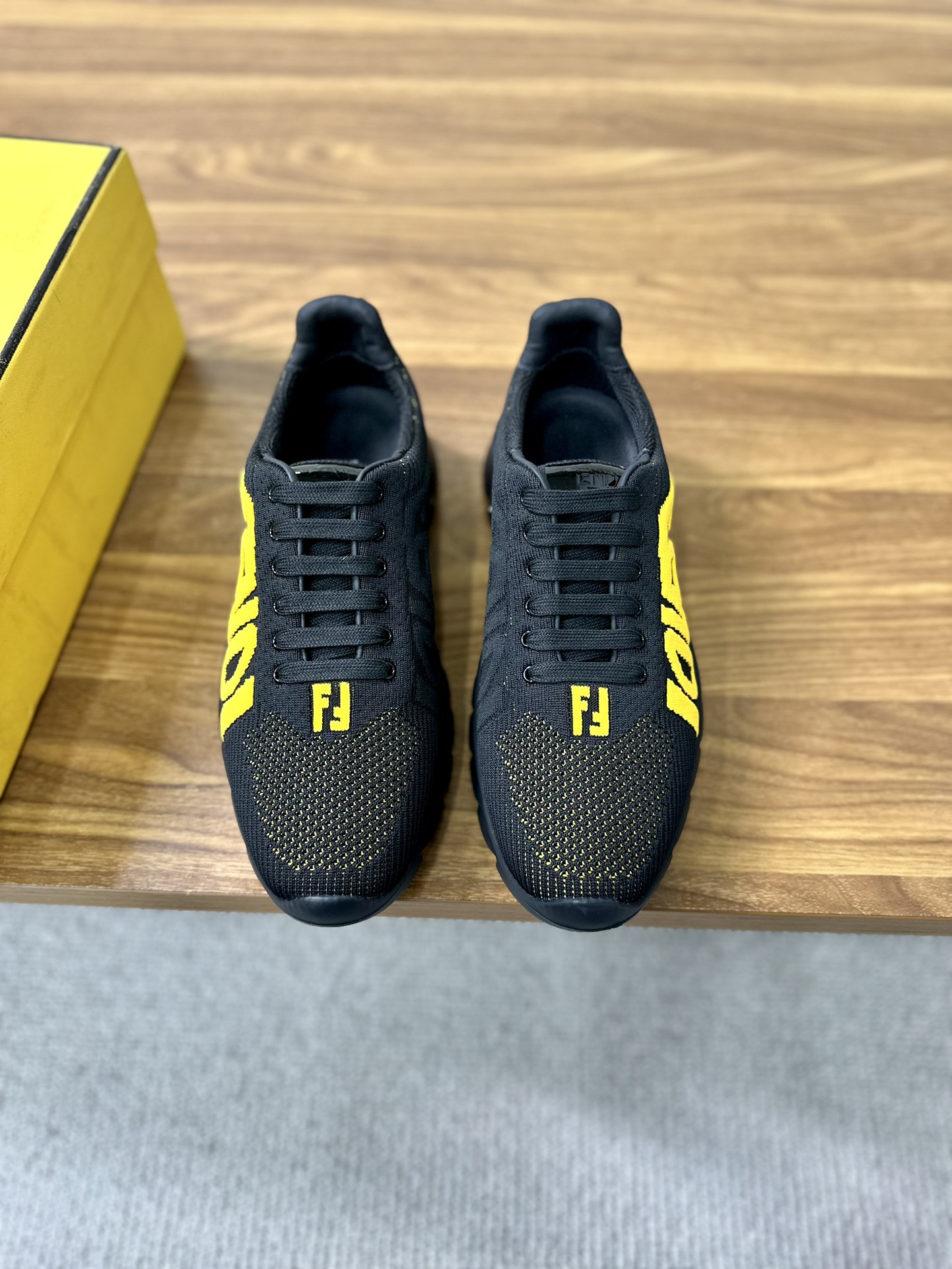 Fendi Chaussures De Sport Hommes Peu importe