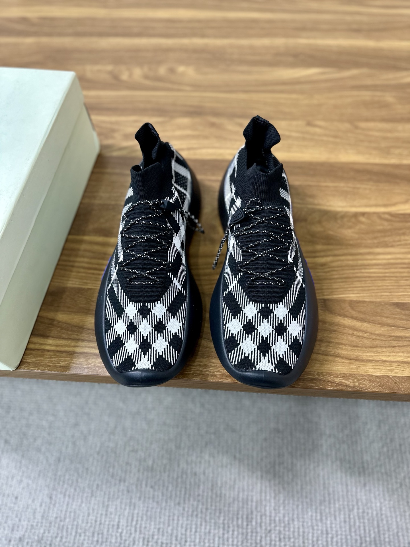 Batch Dongguan High Version War Horse Collection Burberry Burberry New Men's Knit Casual Sneakers Lo