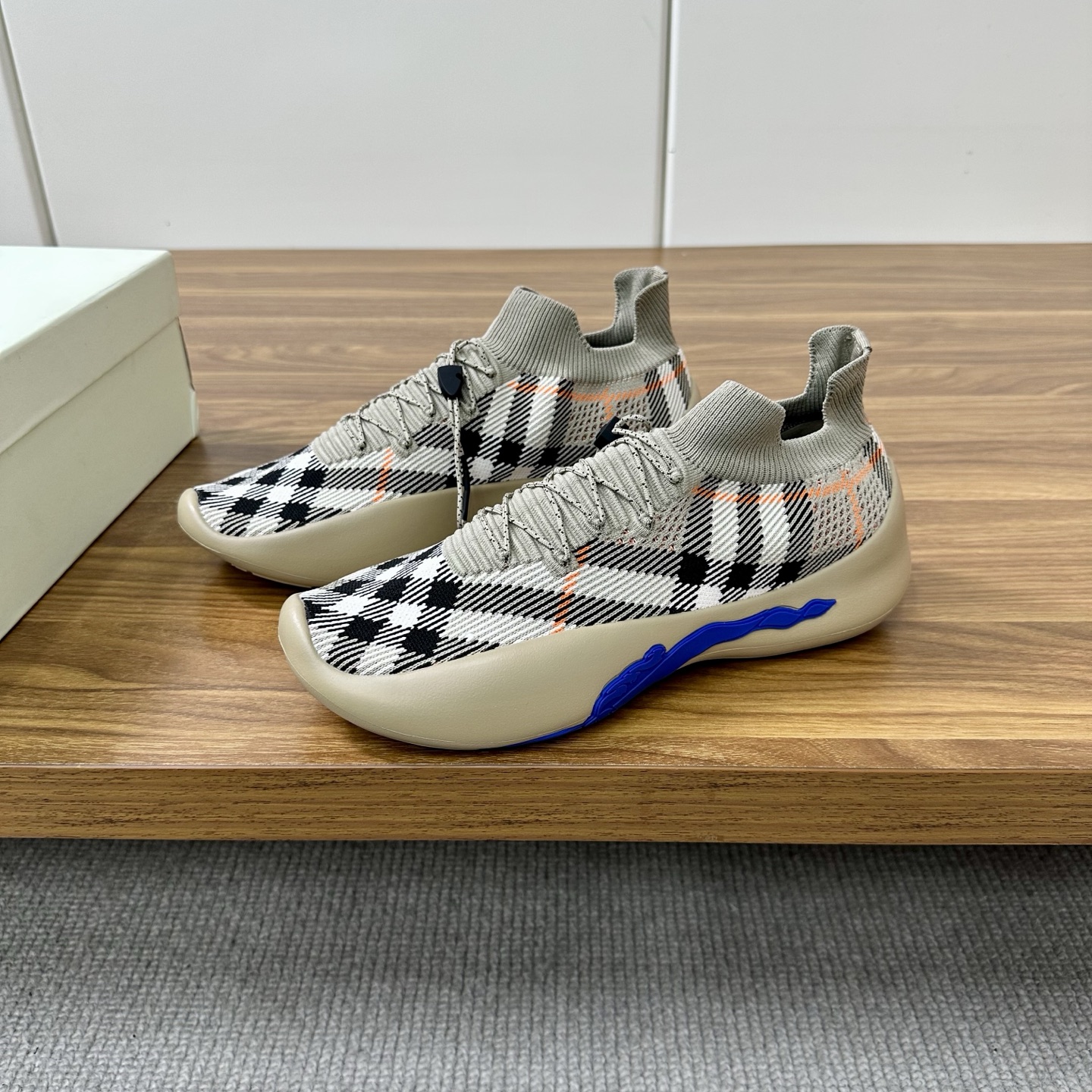 Batch Dongguan High Version War Horse Collection Burberry Burberry New Men's Knit Casual Sneakers Lo