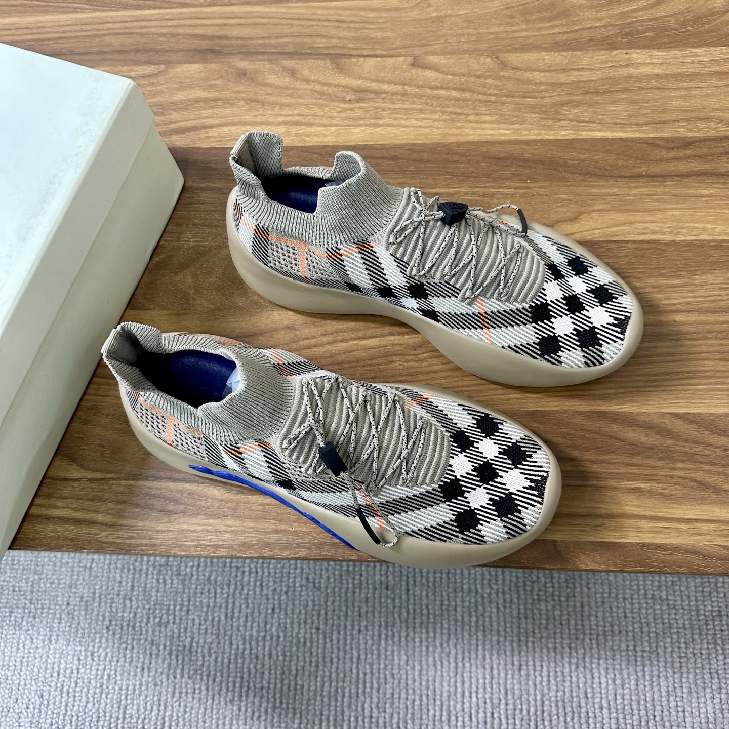 Batch Dongguan High Version War Horse Collection Burberry Burberry New Men's Knit Casual Sneakers Lo