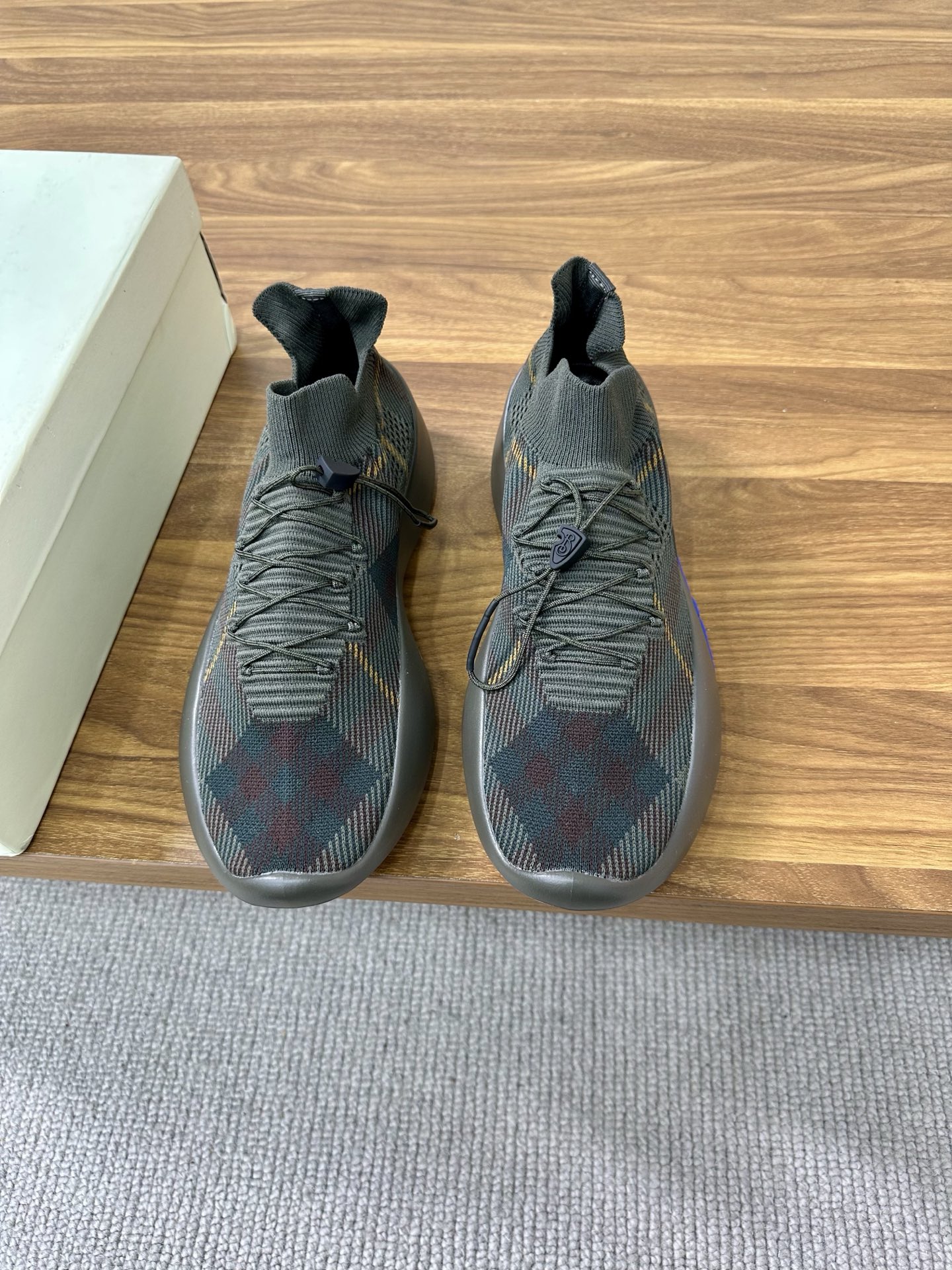 Batch Dongguan High Version War Horse Collection Burberry Burberry New Men's Knit Casual Sneakers Lo