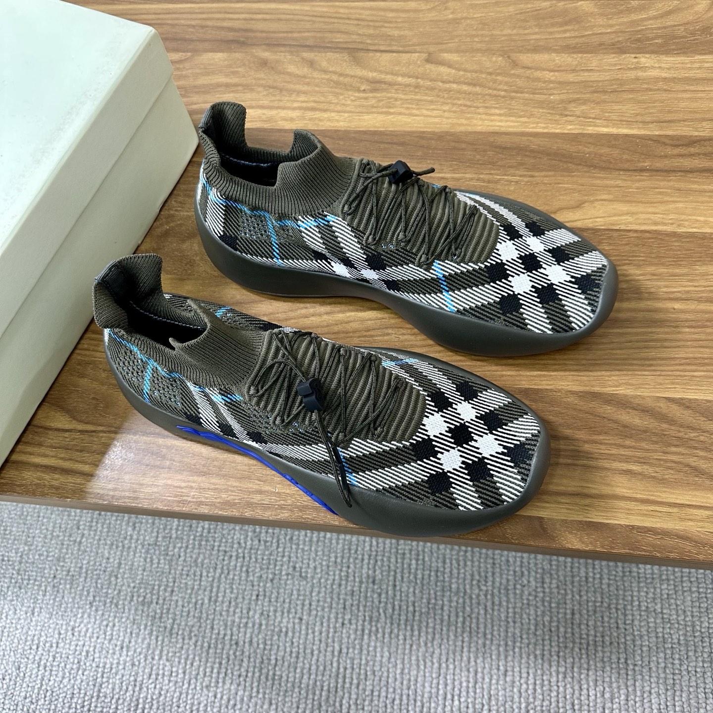 Batch Dongguan High Version War Horse Collection Burberry Burberry New Men's Knit Casual Sneakers Lo
