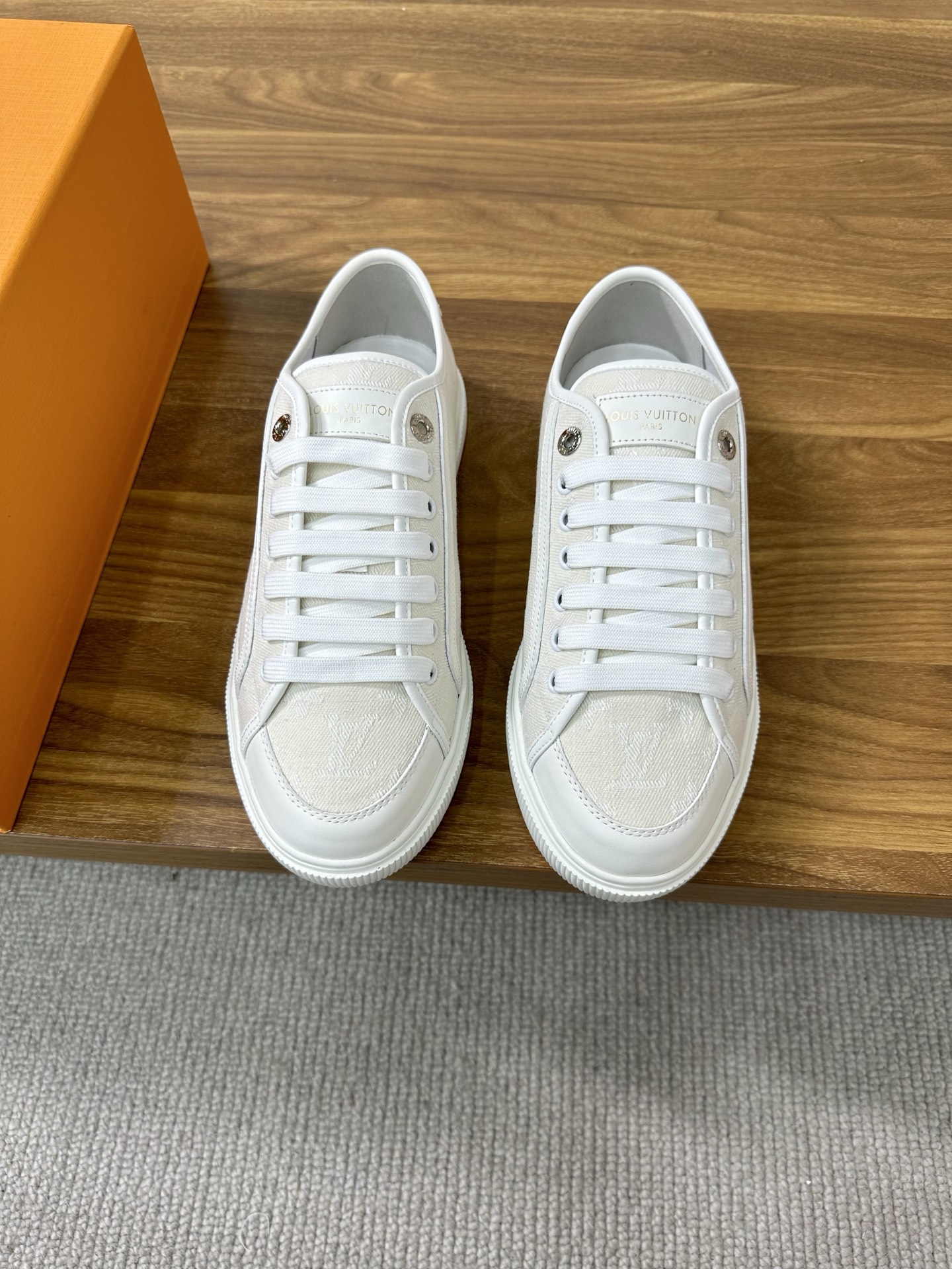 NO:347223,LV | Louis Vuitton 2025 Spring and Summer New Model, Top version, the original version is consistent, the counter focuses on the latest model, canvas shoes, hard goods are on the newest, purchasing level!  Full of high-end feeling!  A popular model from domestic and foreign bloggers, retro and fashionable, beautiful!  Official website main model★ ━━━━━━ t ━━━━━━━━━━━━━━━━━━━━━━━━━━━━━━━━━━━━━━━━━━━━━━━━━━━━━━━━━━━━━━━━━━━━━━━━━━━�19860909LV | 路易威登 2025 2025春夏新款 顶级版本原版一致 专柜主打最新款 帆布鞋 硬货上新 代购级别！高级感十足！国内外博主刷爆的一款,复古又时髦上脚美炸了！官网主推款★ ━━━━━ t ━━━━━ 鞋面原版订制牛皮面料 内里羊里进口帆布 大底tpu高端大底 鞋码: 35-46〔35,45,46订〕,,louis vuitton,louis vuitton,cowhide,Men's shoes