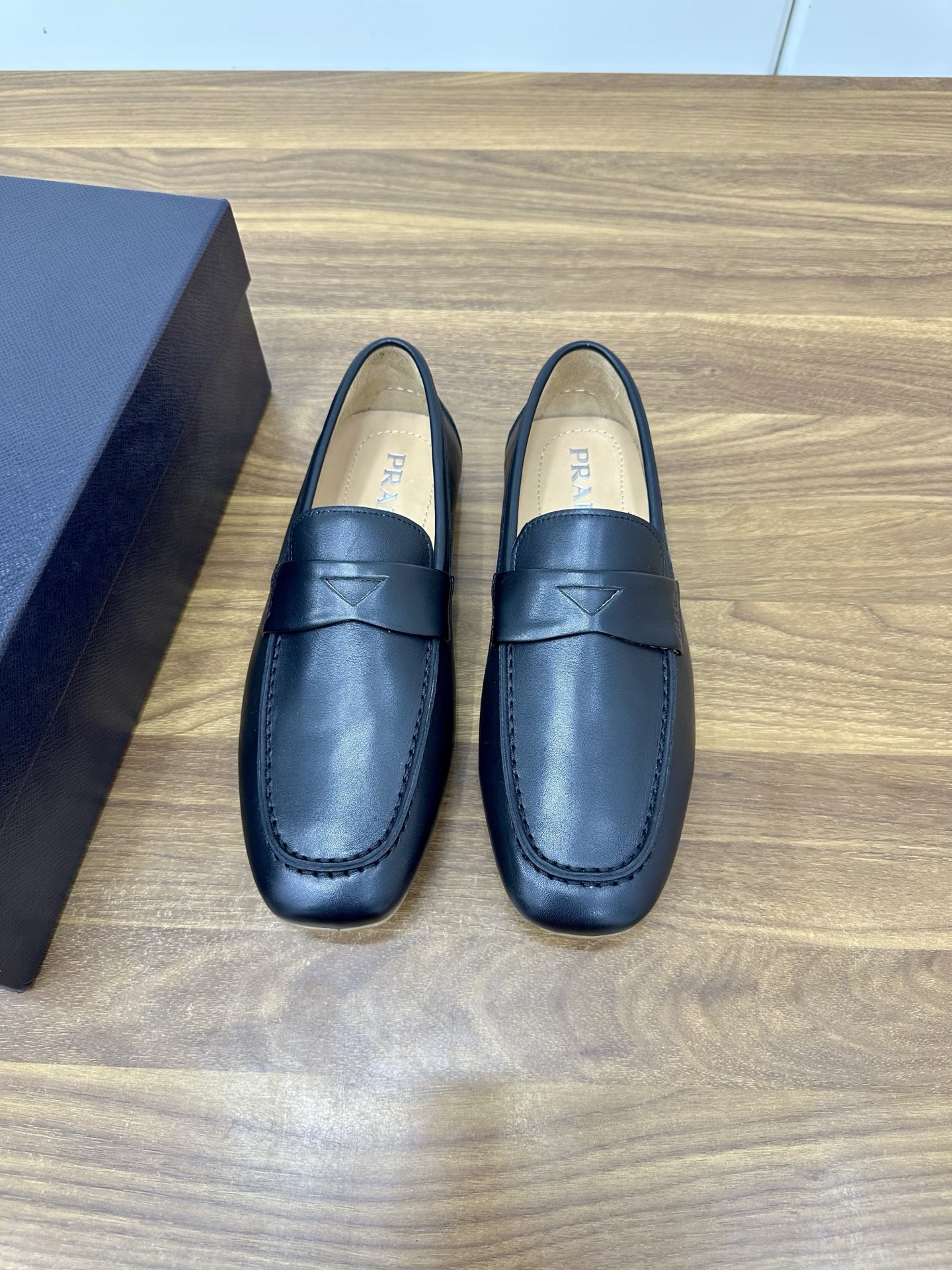 Мужские лоферы Prada