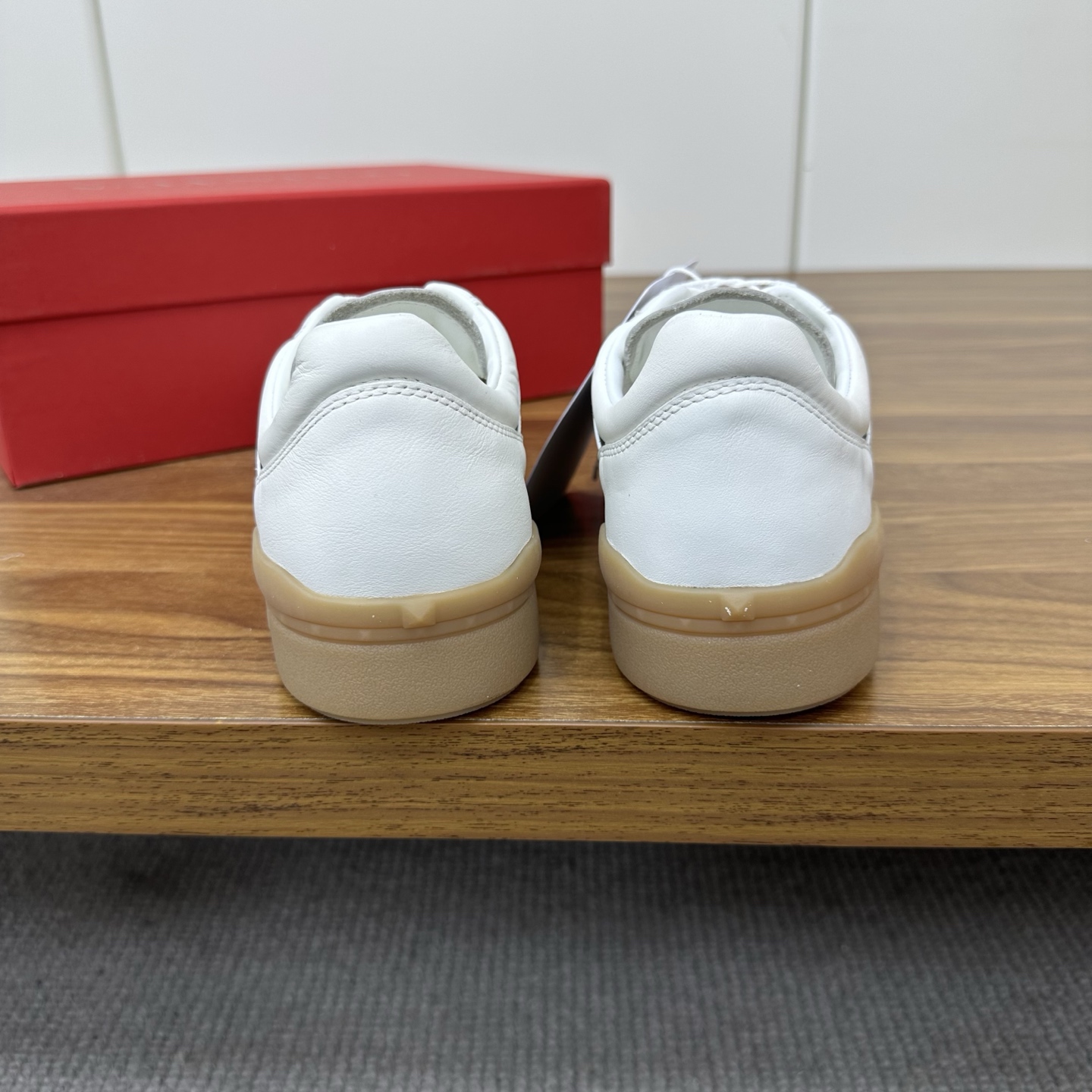 Valentino/华伦天奴 ONE STUD XL男士牛皮革运动鞋 8
