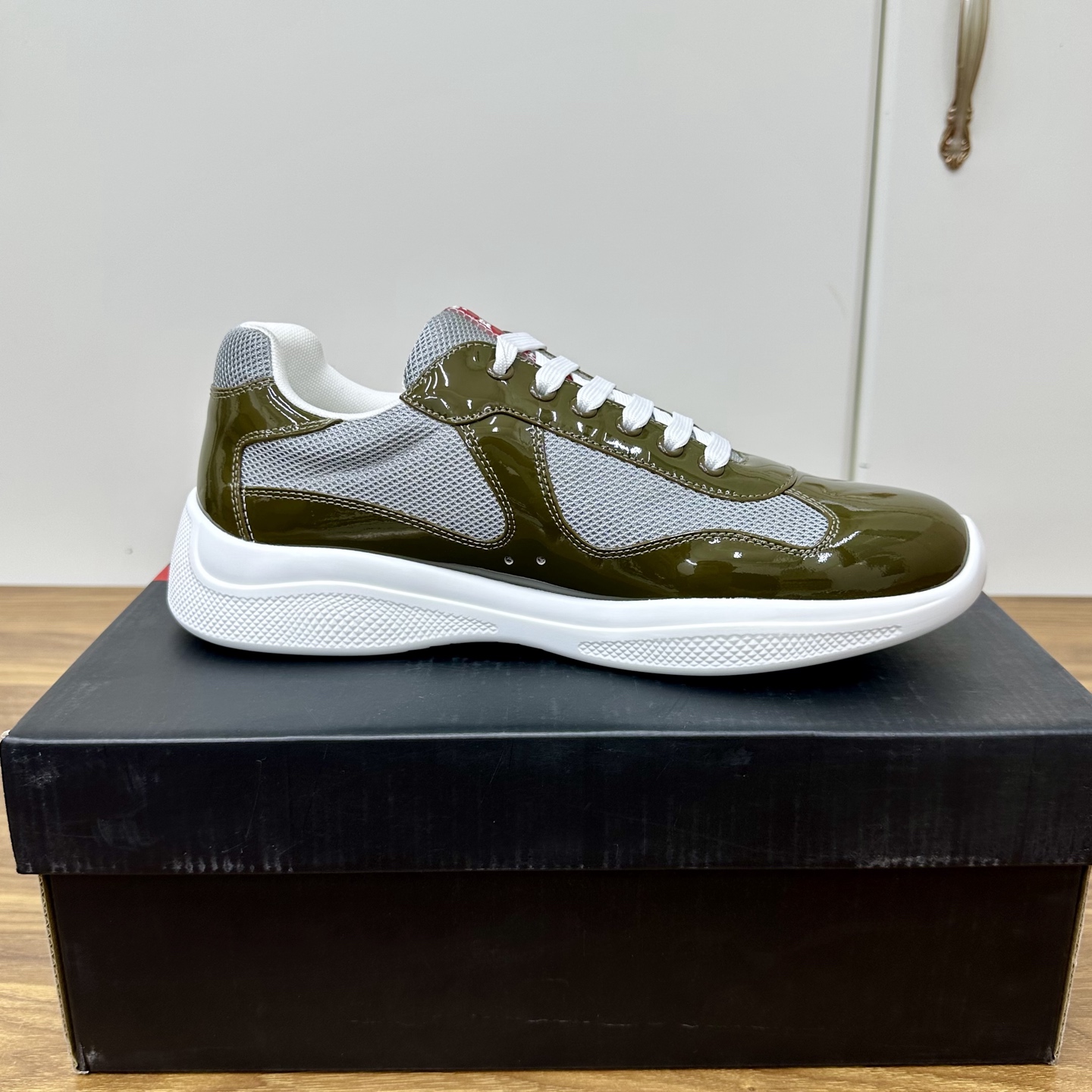 Prada Style Leather Men's Shoes style reference detail image 5 from source 782079