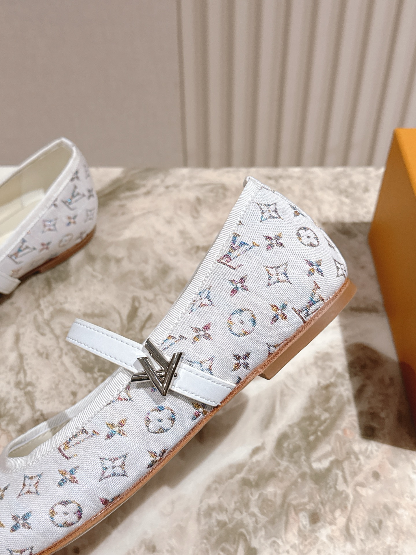   | ²⁰²5𝐬𝐬 🤍🤎
驴家早春新品🆕 new arrival～LV春夏芭蕾舞鞋，也太出彩了！时尚性