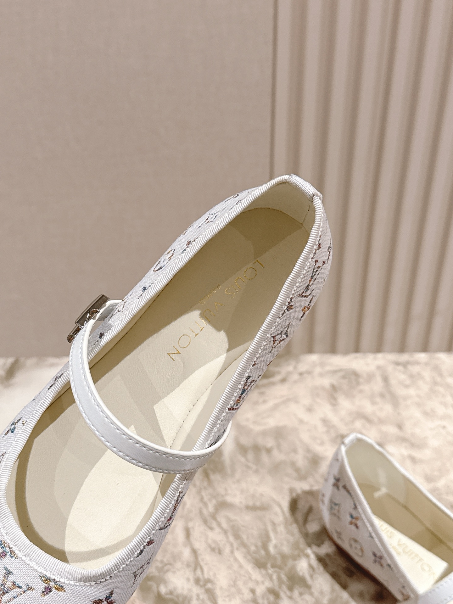   | ²⁰²5𝐬𝐬 🤍🤎
驴家早春新品🆕 new arrival～LV春夏芭蕾舞鞋，也太出彩了！时尚性