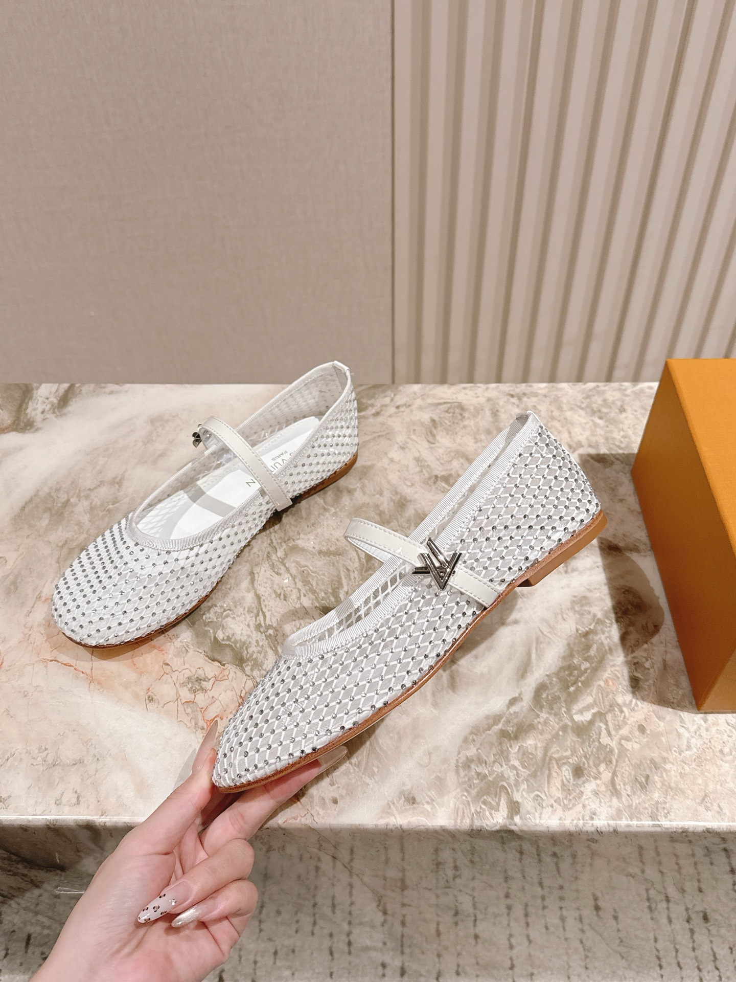   | ²⁰²5𝐬𝐬 🤍🤎
驴家早春新品🆕 new arrival～LV春夏芭蕾舞鞋，也太出彩了！时尚性