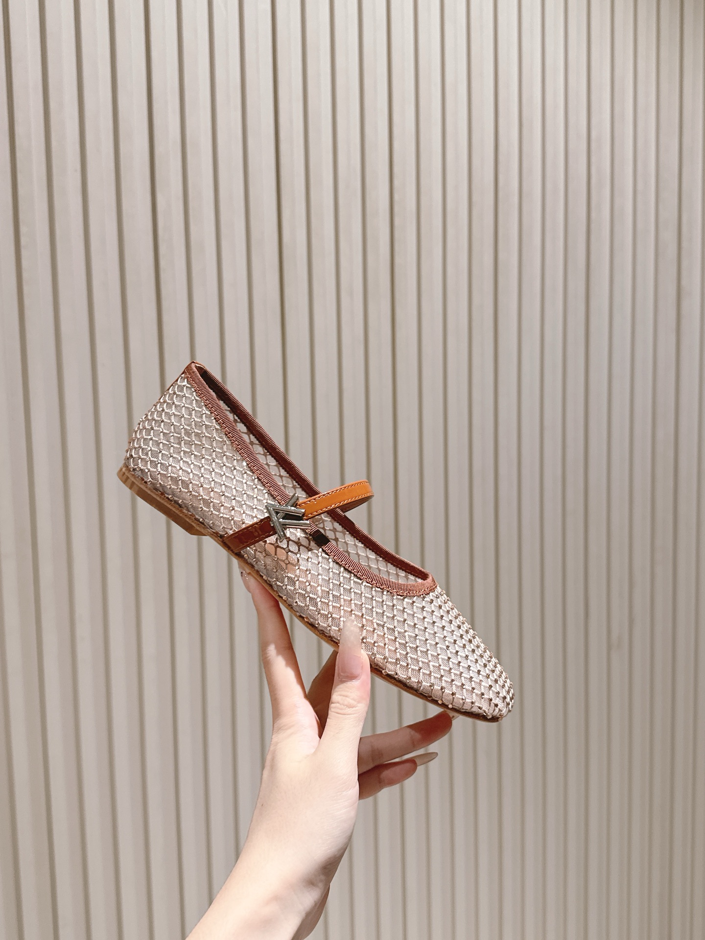   | ²⁰²5𝐬𝐬 🤍🤎
驴家早春新品🆕 new arrival～LV春夏芭蕾舞鞋，也太出彩了！时尚性