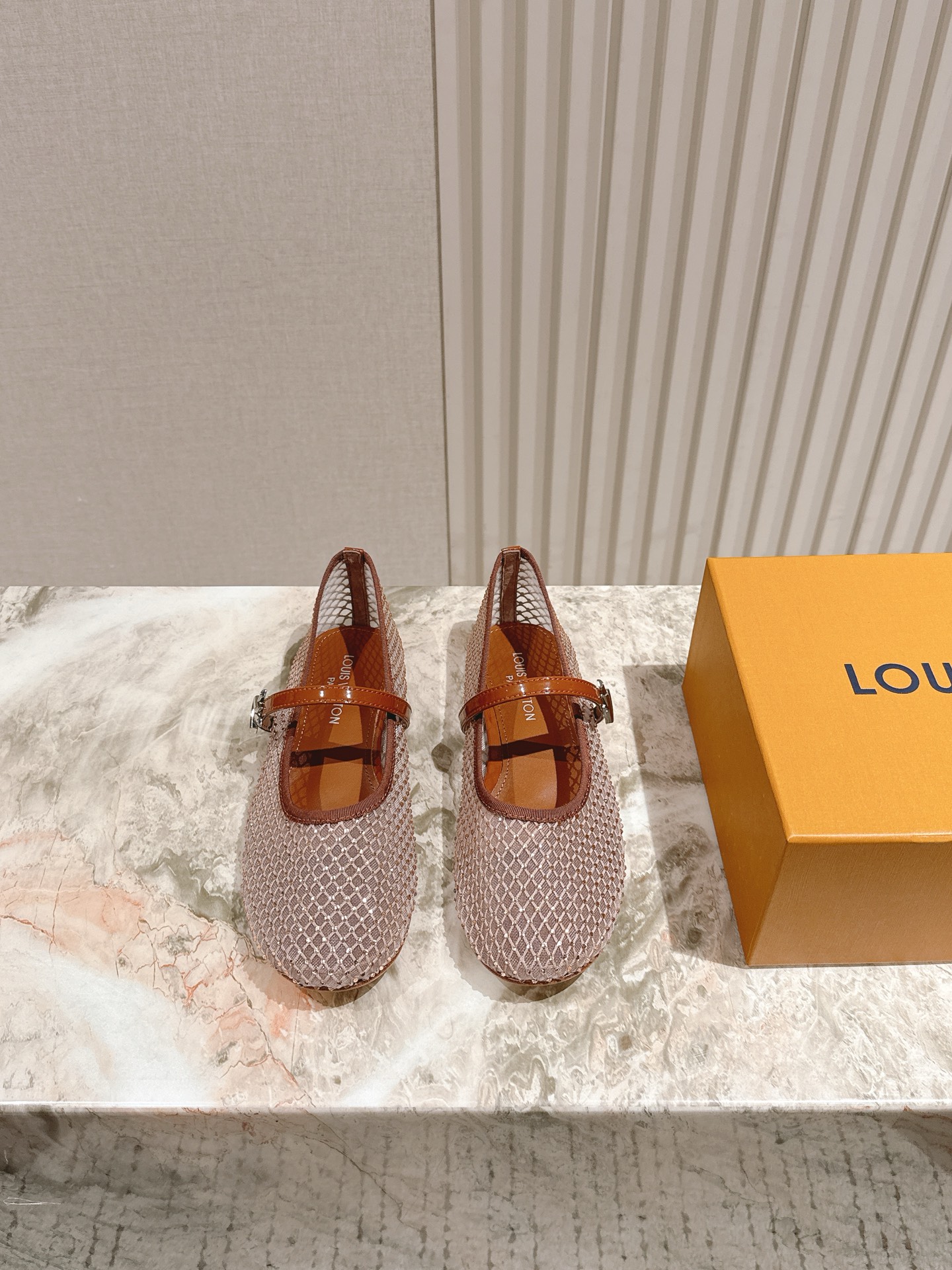   | ²⁰²5𝐬𝐬 🤍🤎
驴家早春新品🆕 new arrival～LV春夏芭蕾舞鞋，也太出彩了！时尚性