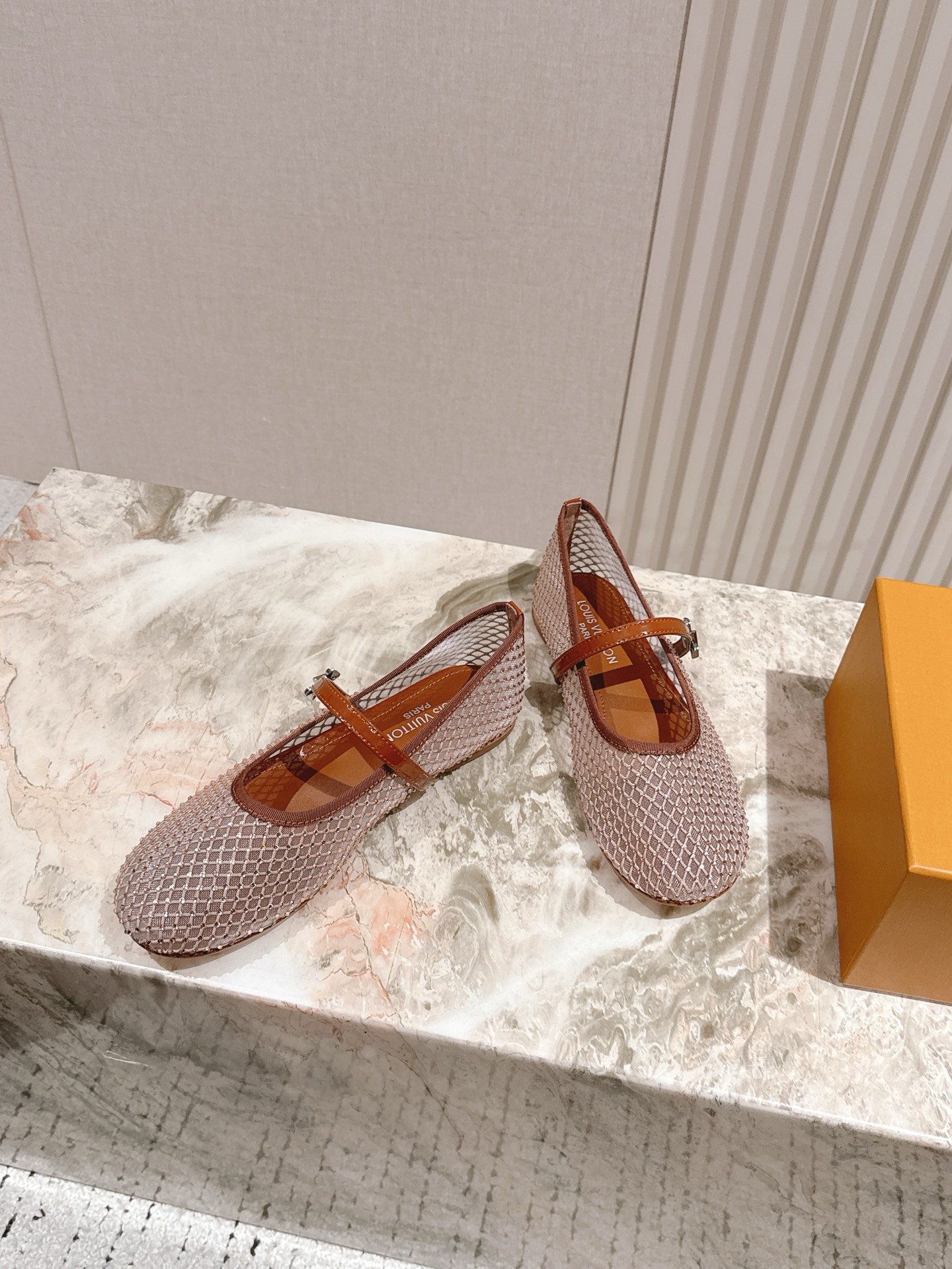   | ²⁰²5𝐬𝐬 🤍🤎
驴家早春新品🆕 new arrival～LV春夏芭蕾舞鞋，也太出彩了！时尚性