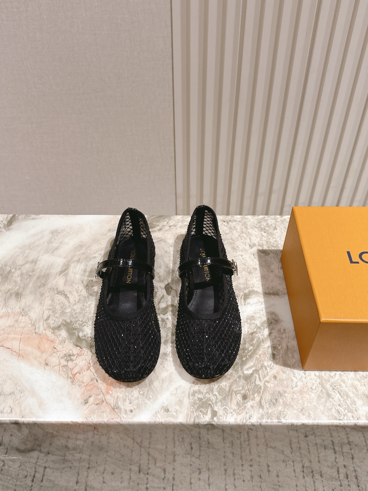   | ²⁰²5𝐬𝐬 🤍🤎
驴家早春新品🆕 new arrival～LV春夏芭蕾舞鞋，也太出彩了！时尚性