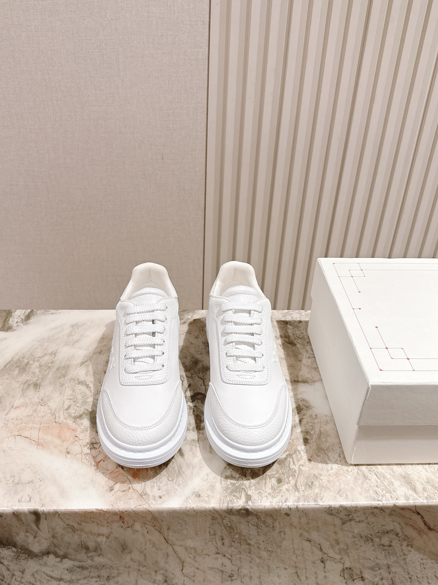 NO:495225,Couple style men's 10 sponge cake thick sole shoes, new series new, new fashion essentials, colors are constantly updated ★ Large products are ZP exquisite details enlarged to see the original mold opening, top version purchasing level is created★ Material original imported calf leather upper grain sheepskin inner lining, good breathability and no stuffiness original mold opening vacuum shock absorbing sole Size women 35～40 men 39-45 original ban full set of diamond cabinet top new packaging, casual shoes/sports shoes, sneakers, cowhide, sheepskin19860909情侣款男10  松糕厚底鞋 全新系列上新 全新时髦精必备,颜色不断更新 ★大货即ZP精致细节放大看原版开模 顶级版本代购级别打造★ 材质原厂进口小牛皮鞋面粒面羊皮内里,透气性好不闷脚原版开模真空减震大底 Size女35～40 男39-45 原ban全套钻柜顶级全新包装,休闲鞋/运动鞋,sneakers,cowhide,sheepskin,Women's Shoes