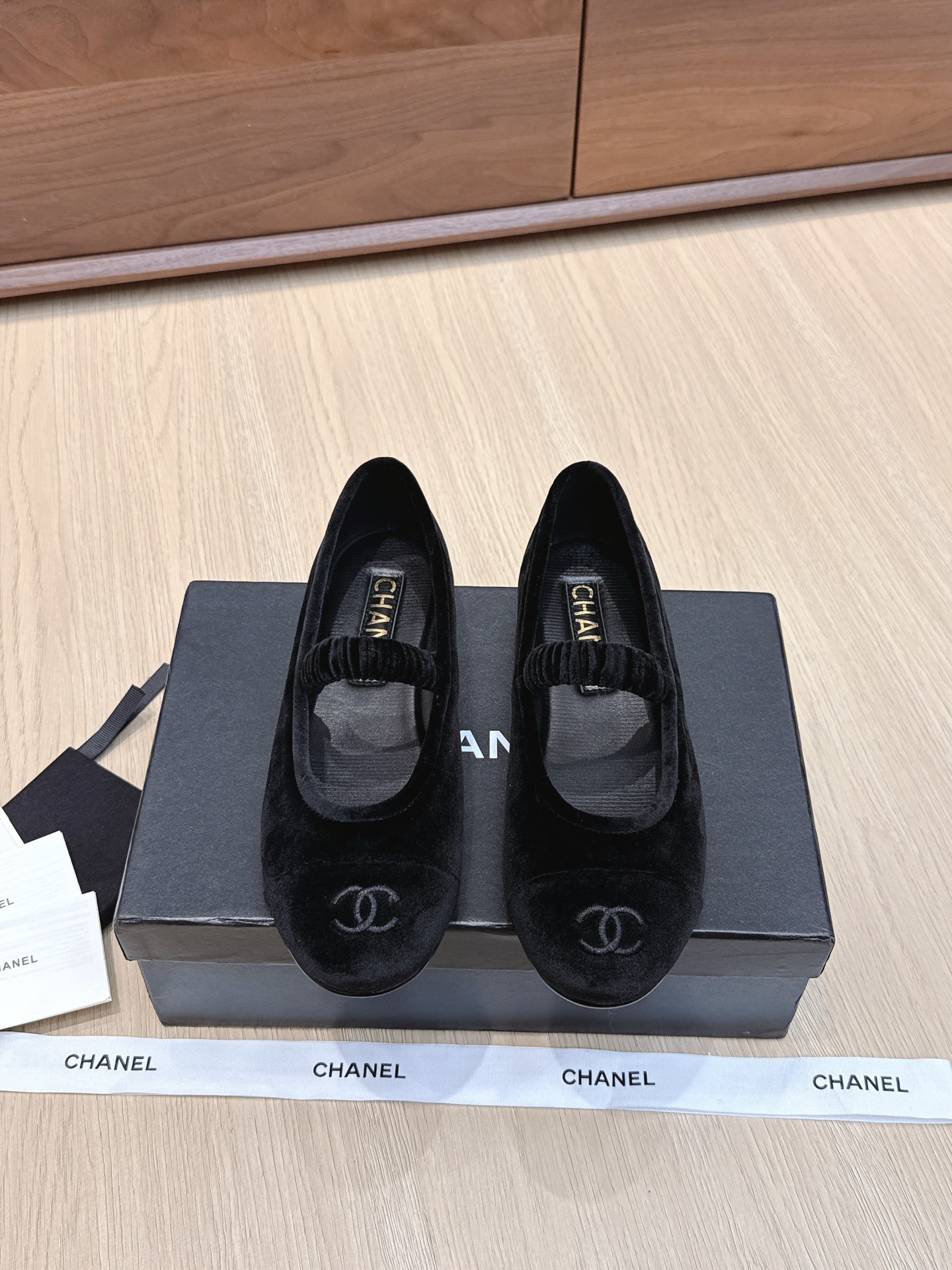 NO:468765,Purchasing grade #Suede / Chanel's new elastic elastic Mary Jane is so beautiful!  It’s a style that’s easy to match after so many years!  I will still choose Chanel Mary Jane shoes. The latest new color scheme this year is getting better and better!  A day of hard work is not tiring, suitable for daily commuting match Size35-39 (40 custom made without return or exchange), Mary Jane, Chanel, Mary Jane19860909代购级#绒面 / 香奈儿新款弹力橡筋玛丽珍也太好看了吧！ 这么多年穿不腻好搭配的款式！我还是会选香奈儿玛丽珍鞋 今年最新款新配色越来越好看了！暴走一天不累适合日常通勤搭配 Size35-39（40定做不退换）,玛丽珍,chanel,mary jane,Women's Shoes