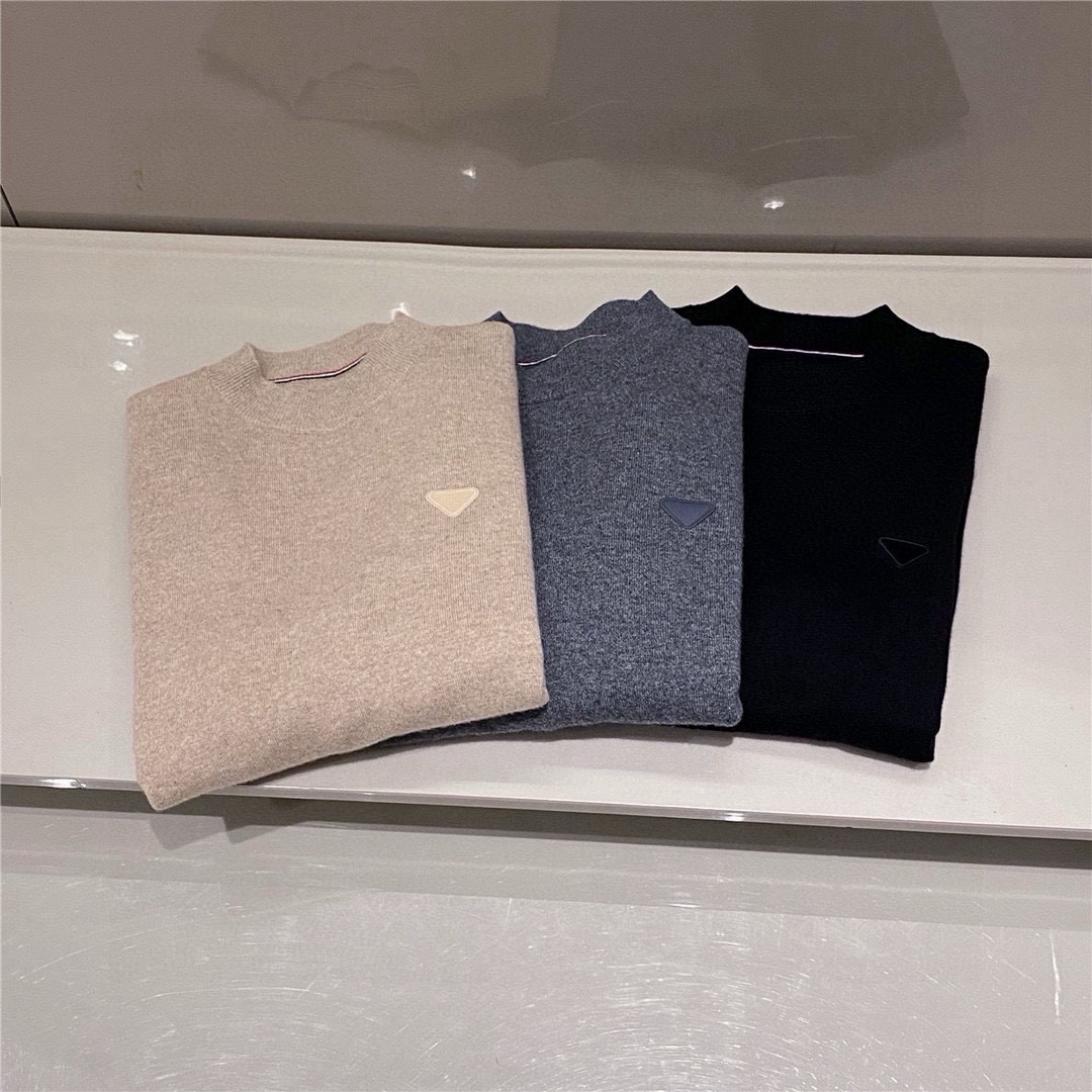 纯色简洁款系列，P+秋冬装新款上市，男士圆领套头毛衣针织衫，P家作为男装界的常青树品牌，当你不知道选什么