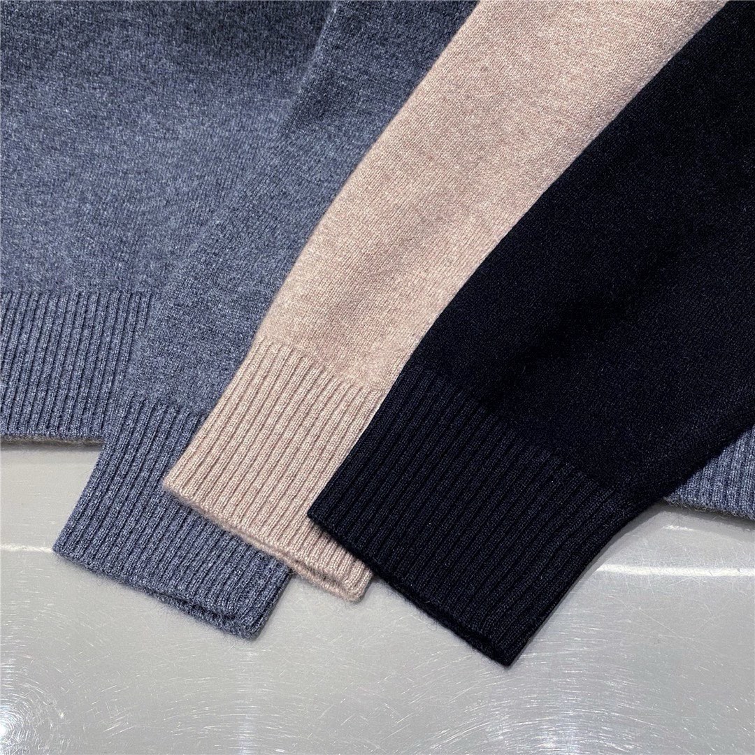 纯色简洁款系列，P+秋冬装新款上市，男士圆领套头毛衣针织衫，P家作为男装界的常青树品牌，当你不知道选什么