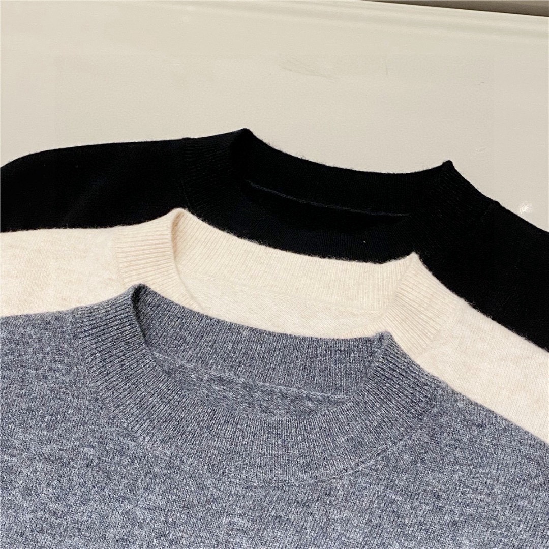 简单大气圆领系列，100%纯羊毛，秋冬更保暖！TB新款，胸前帆船刺绣款区别以往老款！基础款的TB毛衣大家