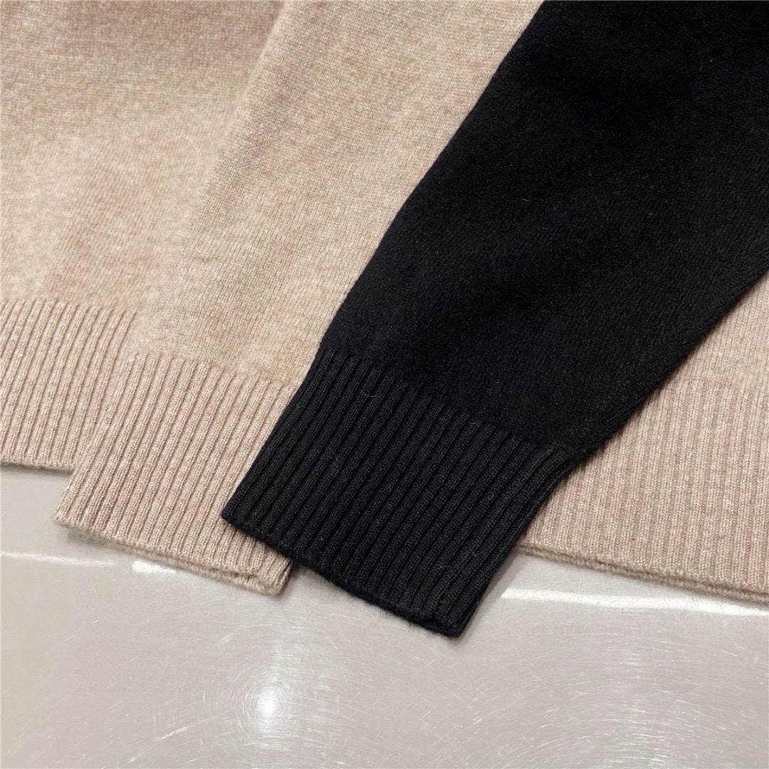 经典B家标志字母标示款，Bur的超级爆款，每年必出，每年都是热卖款。。辨识度极高！基础款的毛衣大家都见多