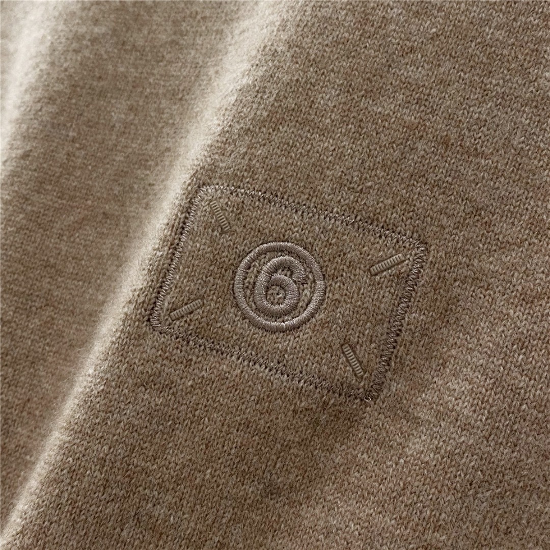 MM6 AW秋冬新款进口百分百美利奴羊毛线衣，贸易公司渠道稀出，同步官网发售！MM6新款毛衣以其独特的设