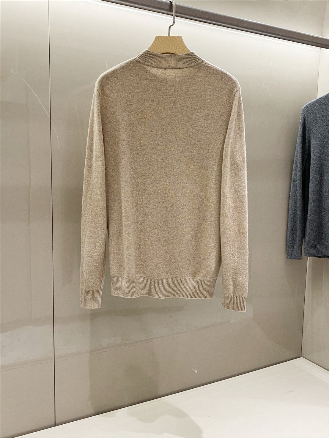 MM6 AW秋冬新款进口百分百美利奴羊毛线衣，贸易公司渠道稀出，同步官网发售！MM6新款毛衣以其独特的设