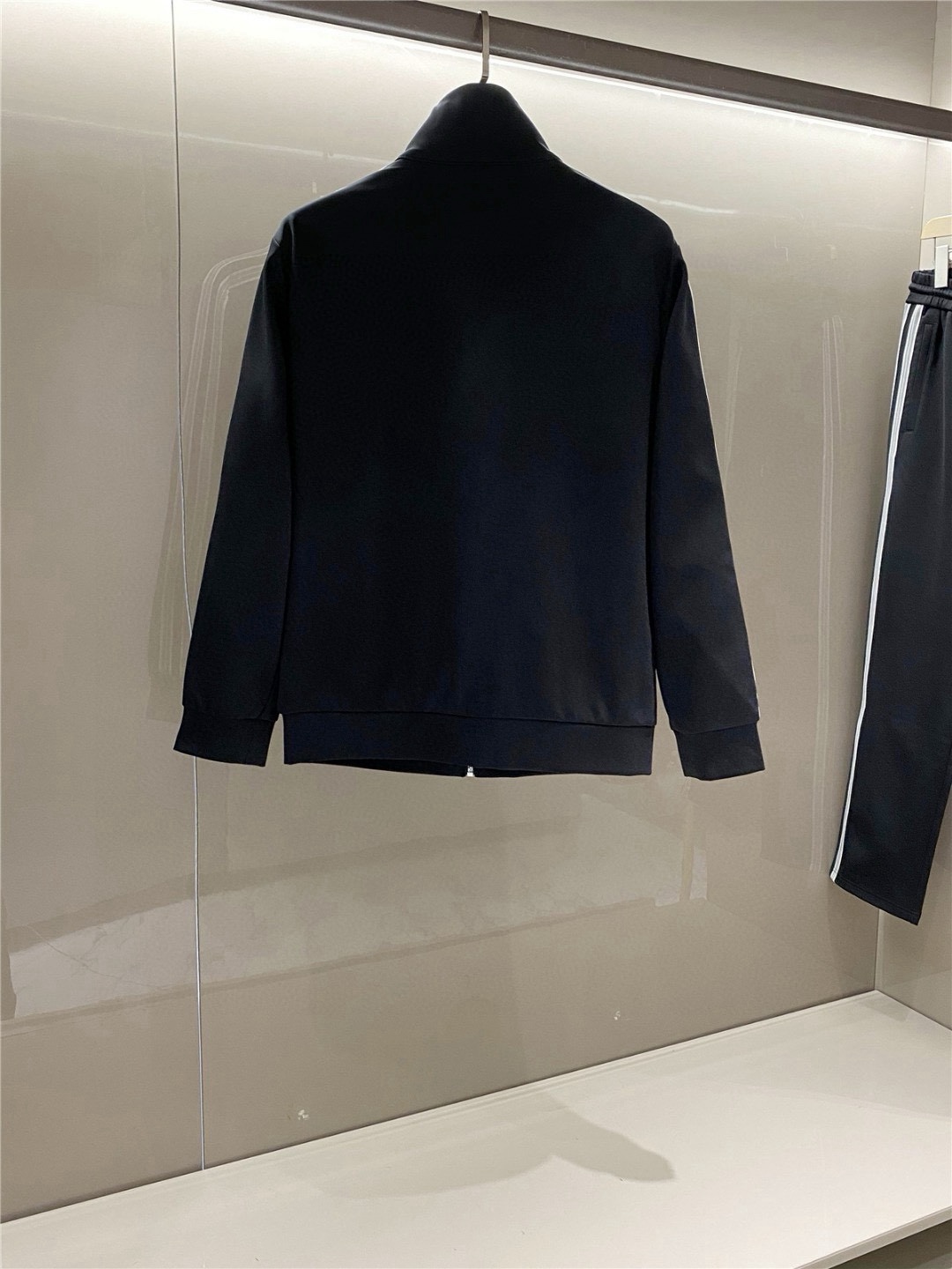 简洁立领款，PRA2025秋冬新款休闲卫衣，尼龙上下拼接经典版型卫衣！贸易公司渠道稀出，领先官网发售！P