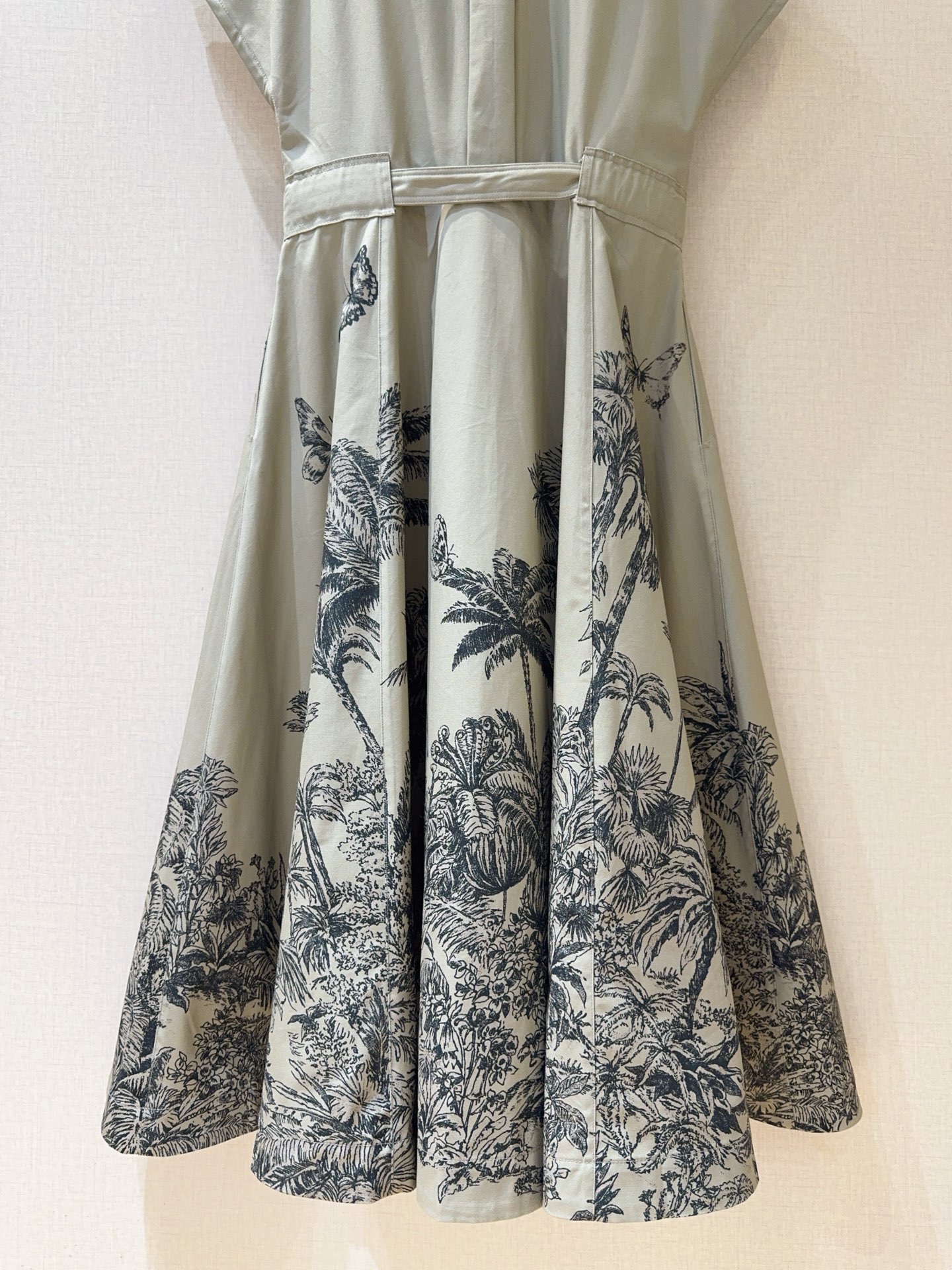 Elegant Cotton Sundress with Tropical Print, Belted Waist and Flared A-Line Skirt 7 i1755752729432 5245 0 5