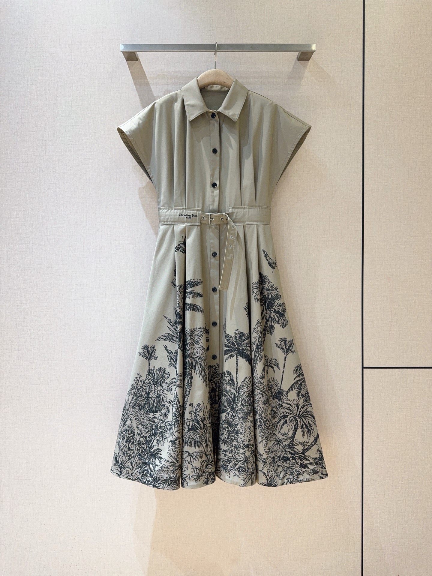 Elegant Cotton Sundress with Tropical Print, Belted Waist and Flared A-Line Skirt 2 i1755752729432 6580 0 0