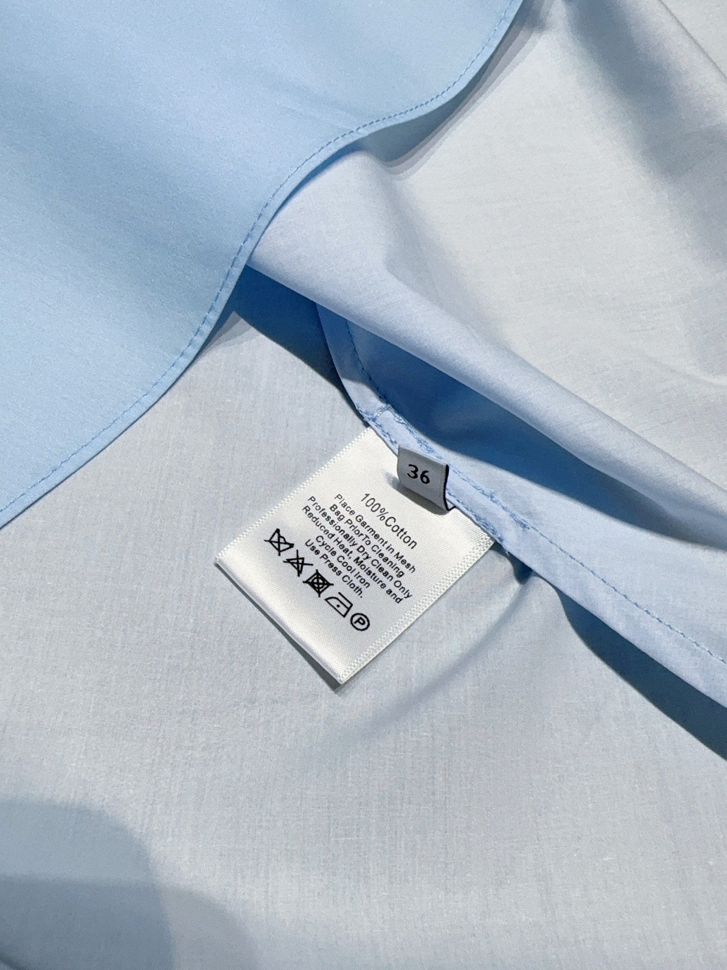 Oscar De La Rent*a花卉印花短袖连衣裙👗，新品推荐[爱心][爱心]采用轻薄面料，圆领短袖