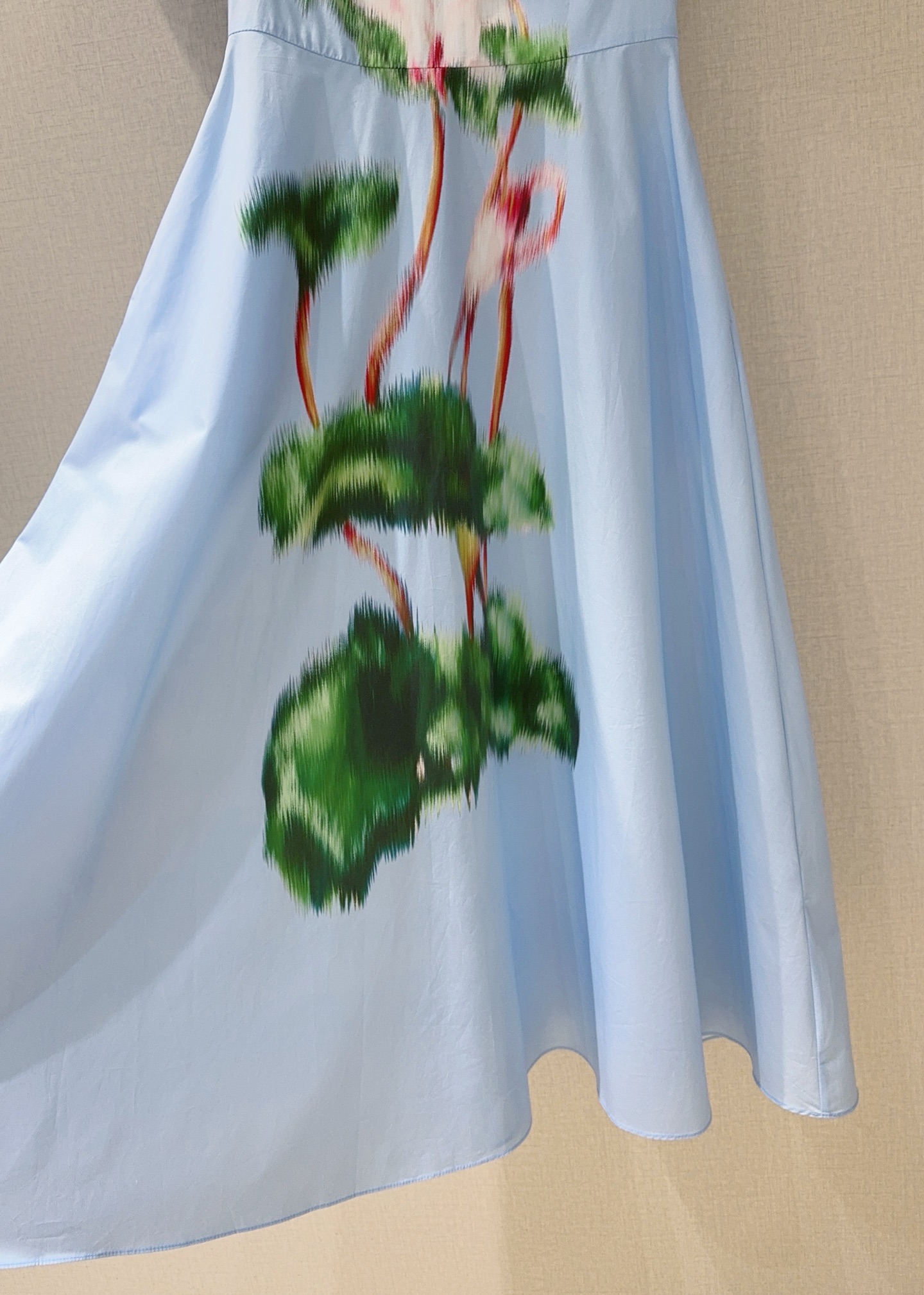 Oscar De La Rent*a花卉印花短袖连衣裙👗，新品推荐[爱心][爱心]采用轻薄面料，圆领短袖