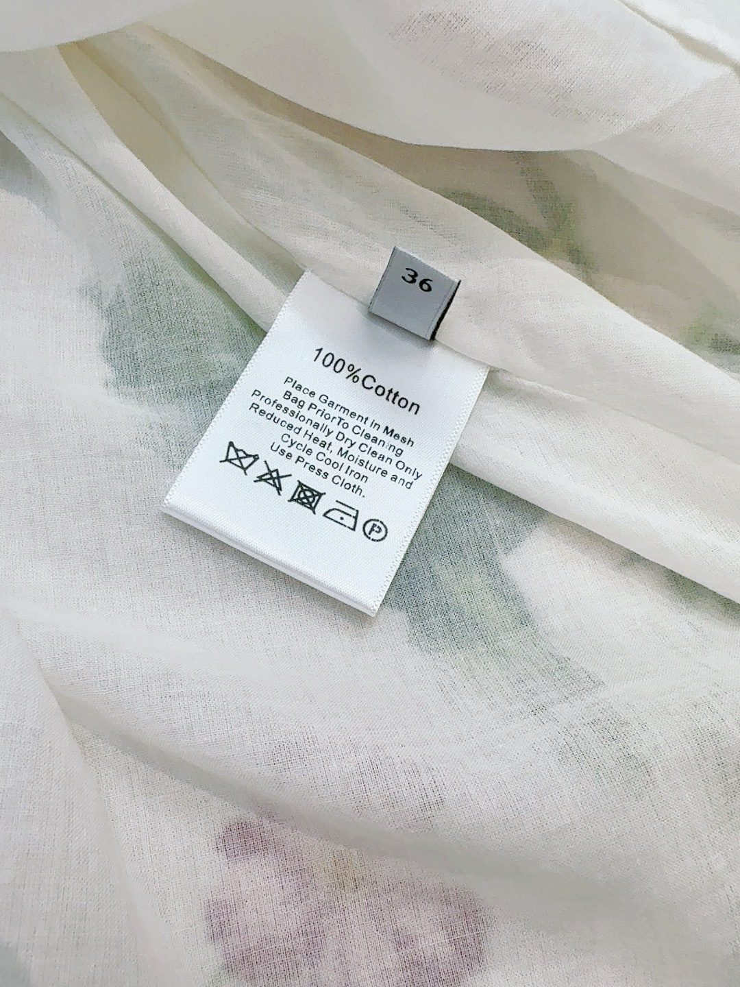 🌸Oscar De La Rent*a花卉印花连衣裙👗，新品推荐🆕……圆领短袖设计，搭配同色系细腰带收腰