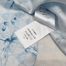 D家新品🆕复古花鸟真丝衬衫✨,精致镜框花鸟满印图案优雅浪漫,顺滑真丝面料自带柔和光泽,垂坠感十足,经典翻领+宽松落肩版型 D家新品🆕复古花鸟真丝衬衫✨,精致镜框花鸟满印图案优雅浪漫,顺滑真丝面料自带柔和光泽,垂坠感十足,经典翻领+宽松落肩版型