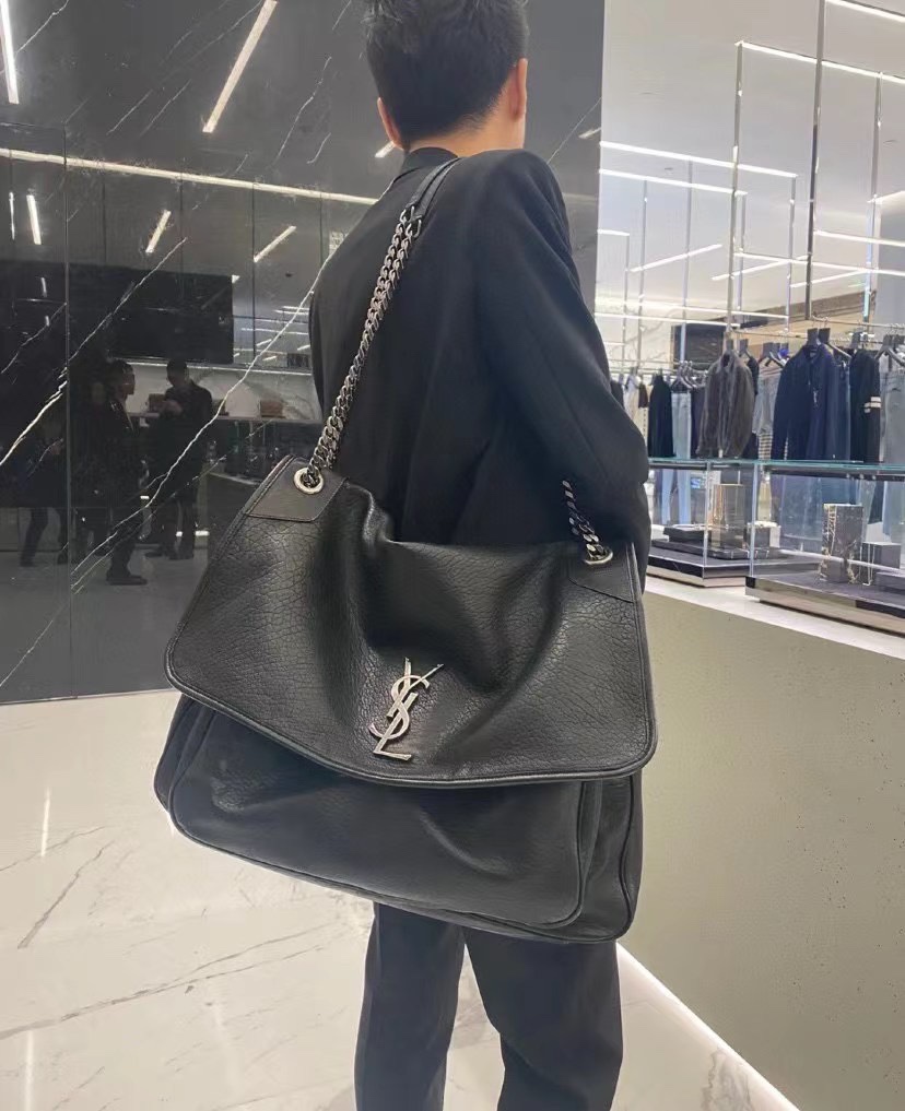 Foto de modelo (Yves Saint Laurent)