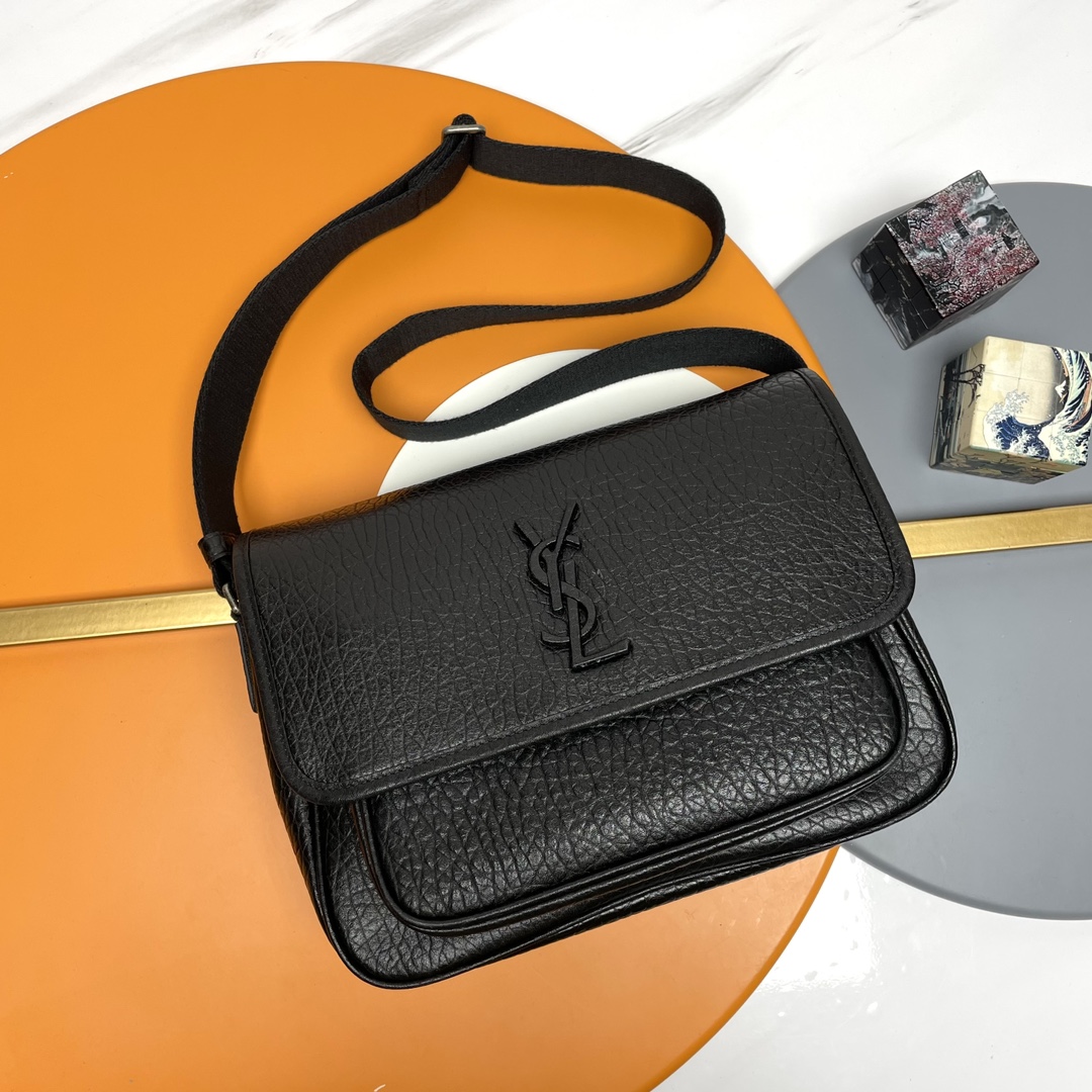 YSL/Saint Laurent P NIKI MESSENGER de hombre en negro granulado 🌈 Nuevo modelo NIKai con piel de elefante, bolso de so…