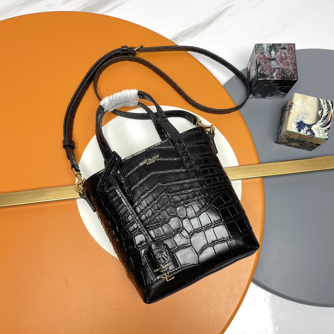 Crocodile pattern new mini Mini Toy ShoppingP mini tote shopping bag, although small, it holds a lot! I always thought …