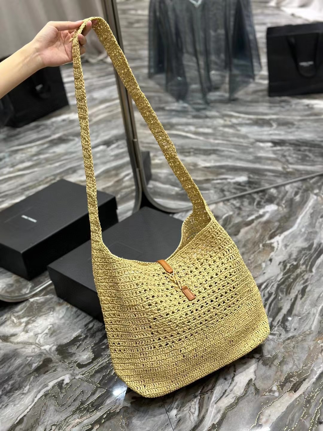 🏖️Bolso tejido a mano en puro estilo artesanal_P, lleno de aura artística. El tejido de rafia es muy firme y con mucha…