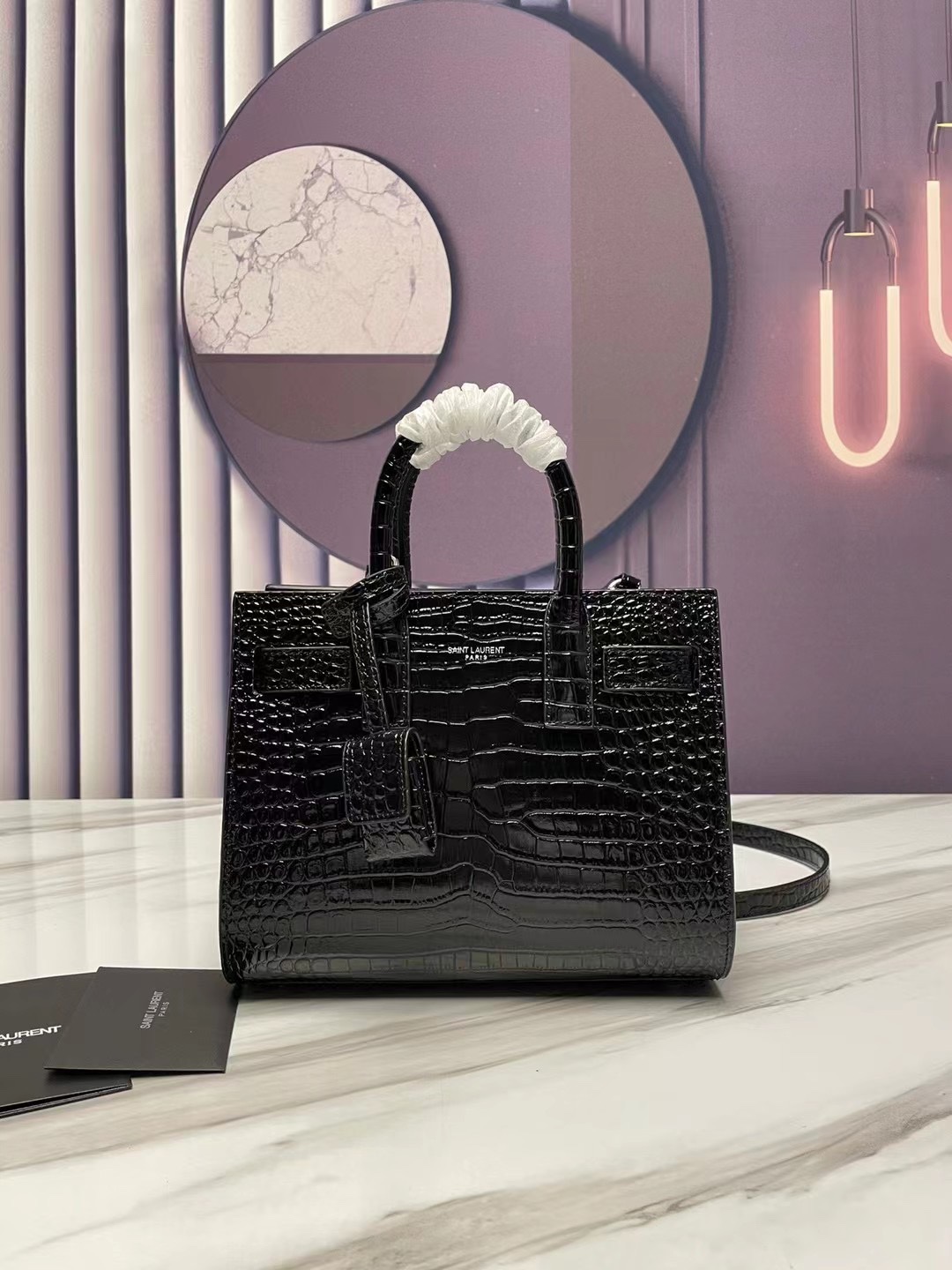 【sac de jour】P El clásico bolso fuelle con textura de cocodrilo🐊🐊 Mini talla negra 22cm_ Incluye correa larga. Un com…