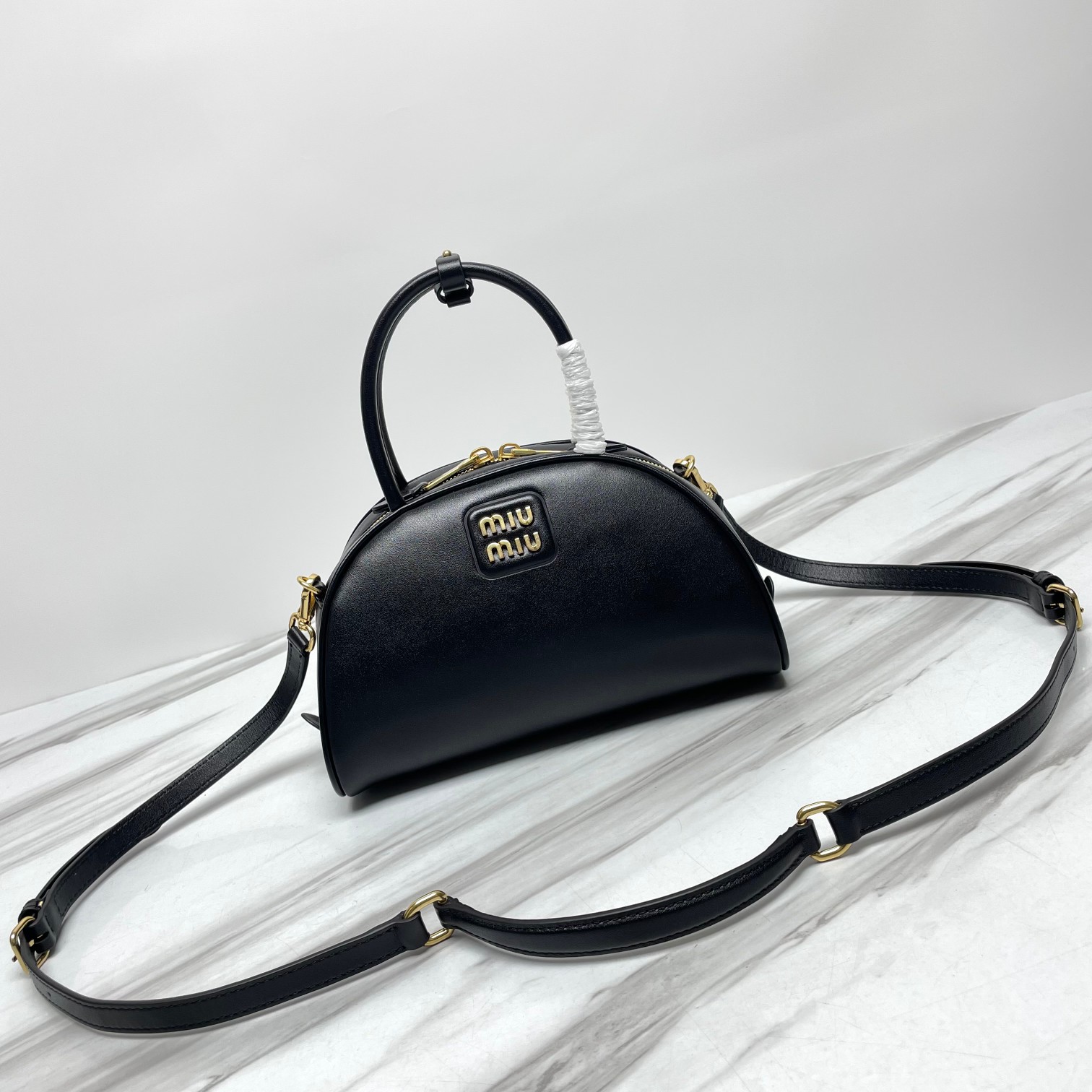 P650 Miumiu original 5BB157, bolso empanadilla de la colección de Miu, promocionado en la web oficial, este año será un…