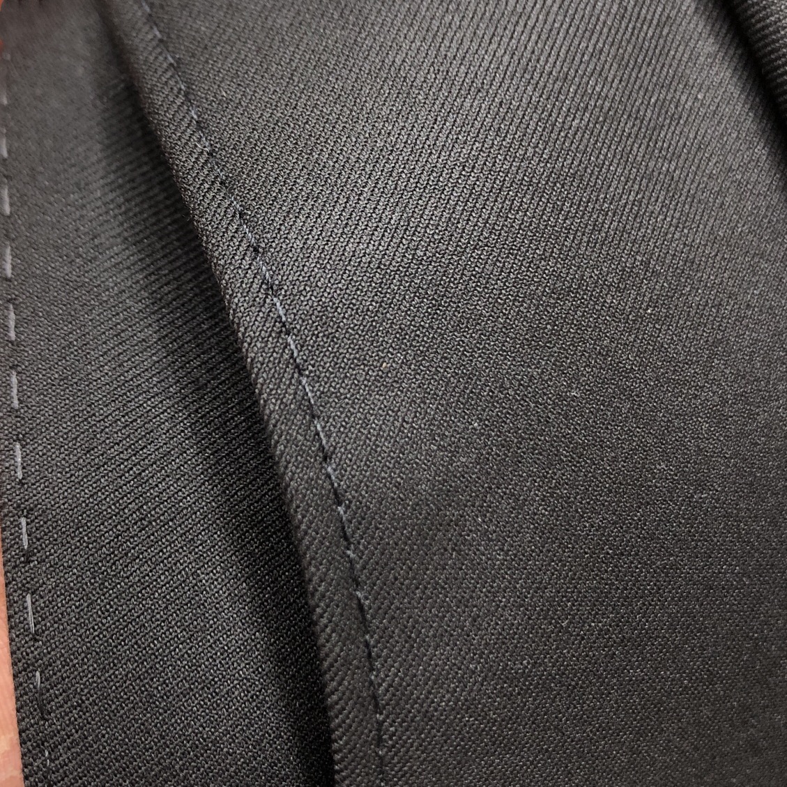   整套,单西,西裤。 LV/驴家 新款黑色西服西装 口袋定制五金金色驴家专属标识 手袖品牌金色标识LO