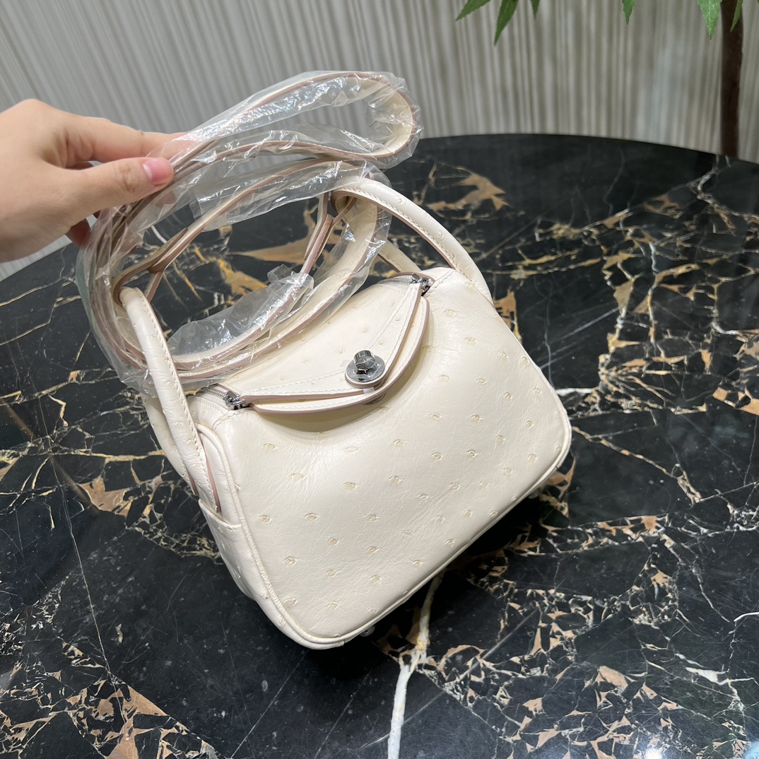 Hermes Lindy Borse Crossbody & Borse a Tracolla Borse Mini Bianco Cuoio di struzzo Mini 6 i1709406833 1238 5