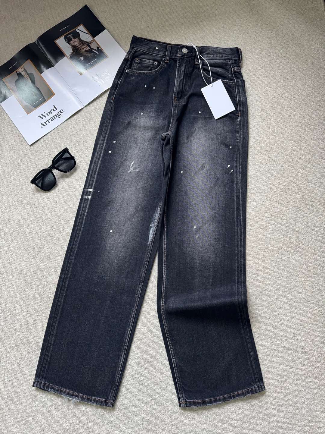 NO:311457,Acnestudios 2025 Spring and Summer New Style, Ink-splashed high-waisted black gray straight-leg high-waist slim jeans, the straight-leg style perfectly modifies various leg shapes, loose and comfortable to wear without restraint, full of lazy feeling, simple but not without fashion~ Customized luxury brand skin-friendly pure cotton fabric, soft touch, good drape, super texture!  Overall casual ink embellishment, full of cool feeling, a must-have for fashionable ~ Number of codes 24-30, acne studios, dior, jeans, alexander wang19860909Acnestudios 2025 春夏新款 泼墨高级洗水黑灰色直筒高腰显瘦牛仔裤,直筒版型完美修饰各种腿型,宽松有度穿着舒适无束缚感,满满的慵懒感,简约但不失时尚感~定制奢牌同款亲肤纯棉面料,触感柔软,垂感很好,超有质感！整体随意泼墨点缀,酷感十足,时髦精必备～ 码数24-30,,acne studios,dior,jeans,alexander wang,Women's clothing