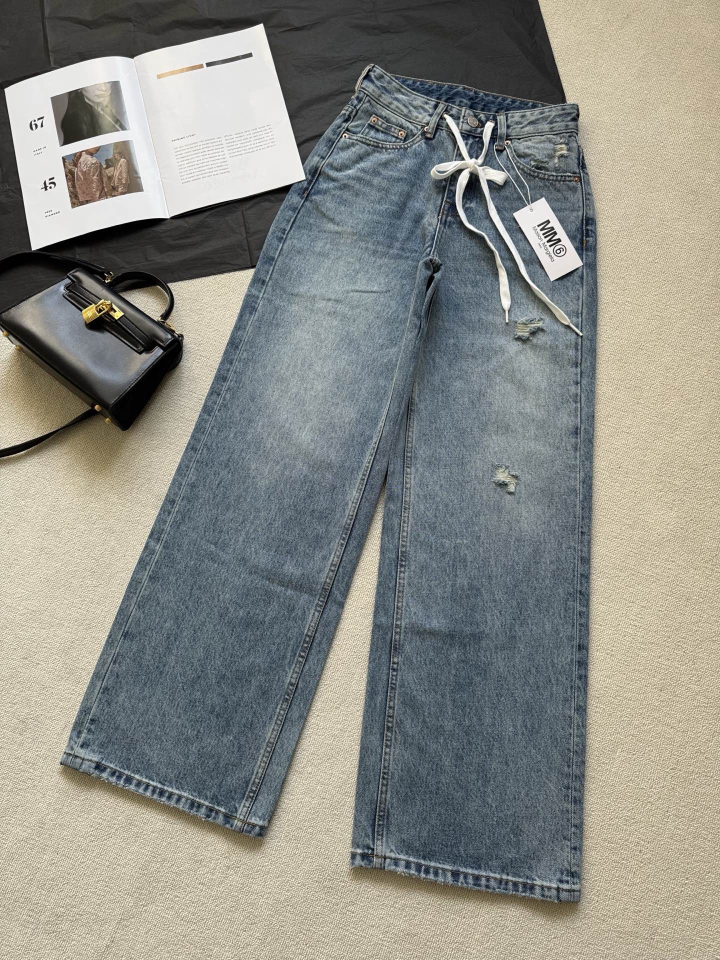NO:315030,MM6 2025 early spring new style elastic waist drawstring jeans, straight fit, waist drawstring design, casual and comfortable SML, masion margiela, jeans, alexander wang19860909MM6 2025 早春新款 松紧腰抽绳牛仔裤,直筒版型,腰部抽绳设计,休闲又舒适 码数SML,,masion margiela,jeans,alexander wang,Women's clothing