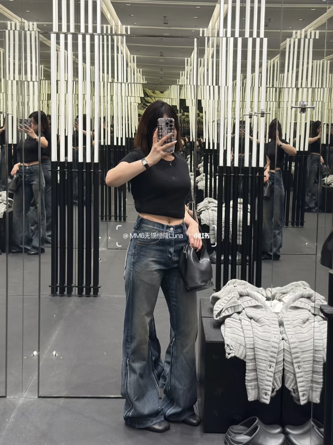 MM6 Maison Margiela Women's Flared Jeans High Waist Distressed Denim Pants 6 i1755670430724 265 0 5