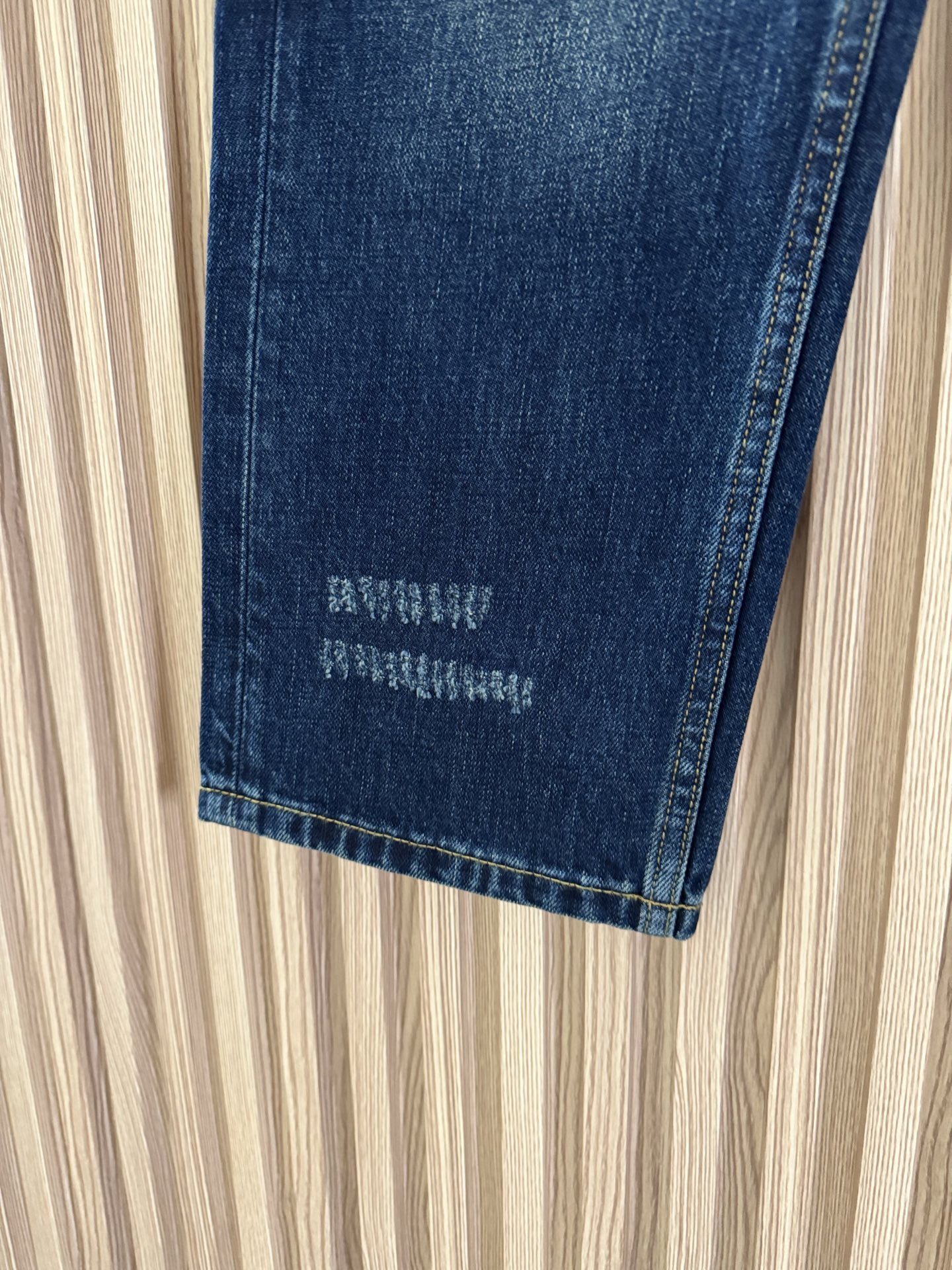 Prada 25秋冬新款 水洗磨白深蓝牛仔九分裤 直筒九分裤版型 高腰显瘦提臀显腿长 上身效果绝啦 复古