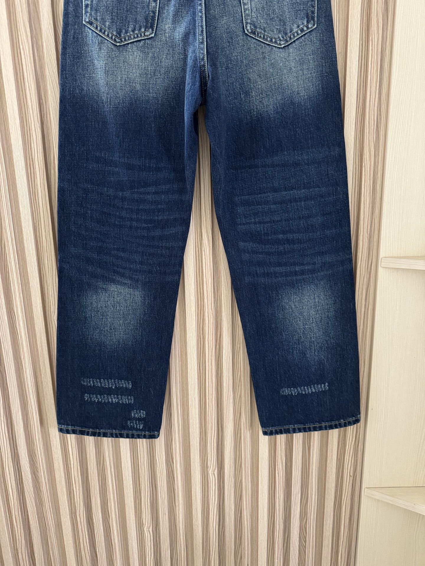 Prada 25秋冬新款 水洗磨白深蓝牛仔九分裤 直筒九分裤版型 高腰显瘦提臀显腿长 上身效果绝啦 复古