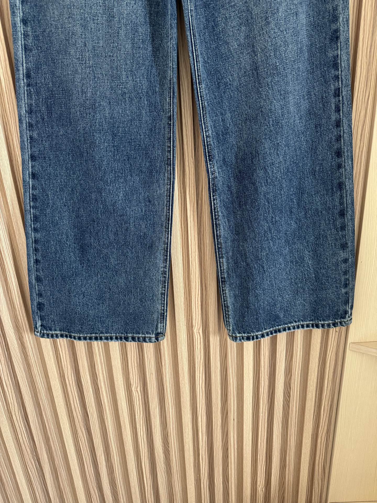 CE 25秋冬新款 凯旋门毛巾绣直筒牛仔裤 个性十足 上身绝对王炸牛仔裤 裤型质感真的绝了，恰好的裤长 